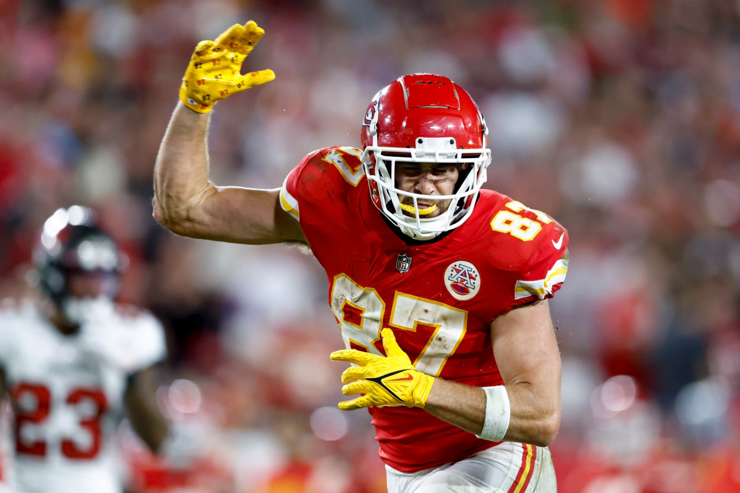 TAMPA, FLORIDA - OCTOBER 02: Travis Kelce #87 of the Kansas City Chiefs reacts against the Tampa Bay Buccaneers during the fourth quarter at Raymond James Stadium on October 02, 2022 in Tampa, Florida. (Photo by Douglas P. DeFelice/Getty Images)
