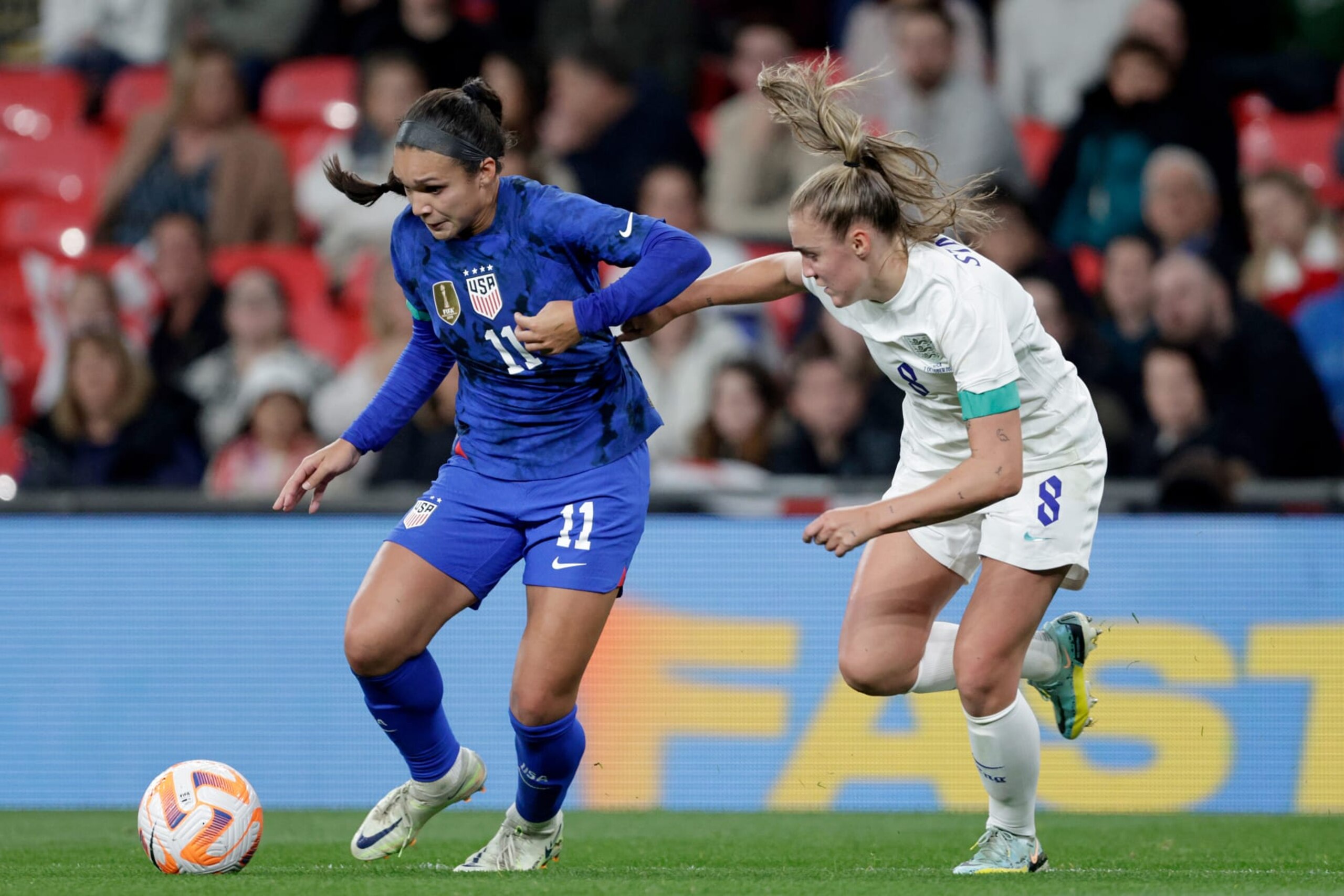 LONDON, UNITED KINGDOM - OCTOBER 7:  (L-R) Sophia Smith of USA Women, Georgia Stanway of England Women 
 during the  International Friendly Women  match between England Women v USA Women at the Wembley Stadium on October 7, 2022 in London United Kingdom (Photo by Richard Sellers/Soccrates/Getty Images)