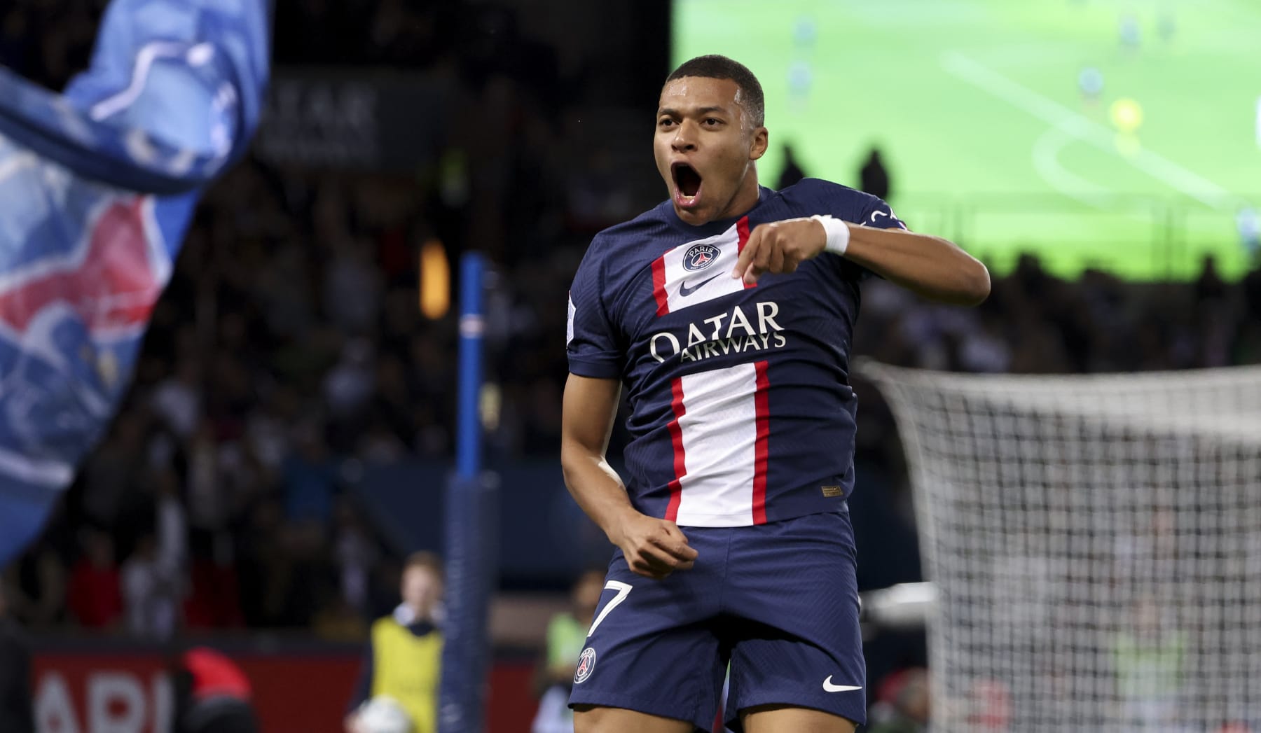 PARIS, FRANCE - OCTOBER 1: Kylian Mbappe of PSG celebrates his goal during the Ligue 1 match between Paris Saint-Germain (PSG) and OGC Nice (OGCN) at Parc des Princes stadium on October 1, 2022 in Paris, France. (Photo by Jean Catuffe/Getty Images)