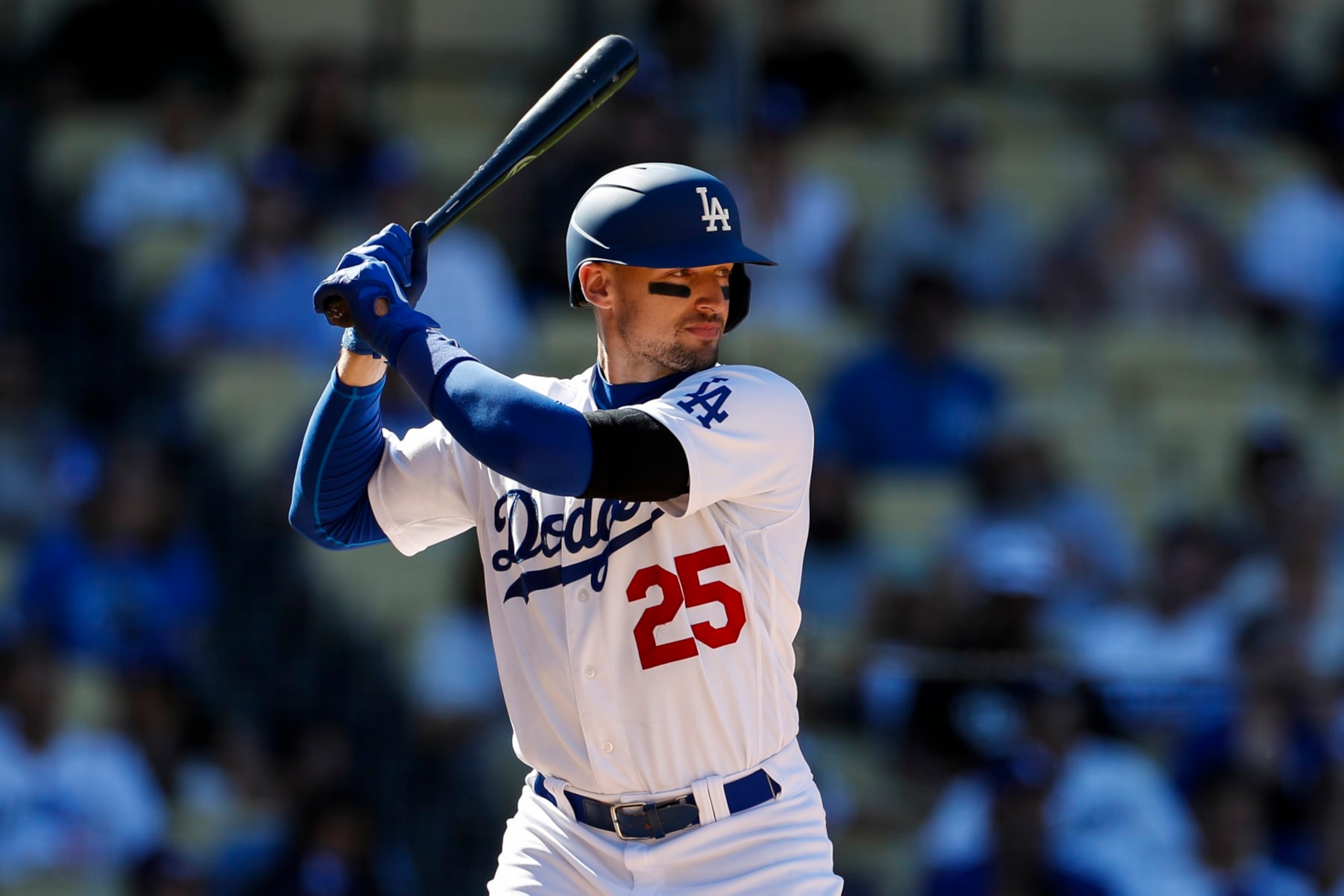 LOS ANGELES, CA - SEPTEMBER 20: Los Angeles Dodgers left fielder Trayce Thompson (25) waits for the pitch in the eighth inning during game 1 of a doubleheader against the Arizona Diamondbacks on September 20, 2022, at Dodger Stadium in Los Angeles, CA. (Photo by Brandon Sloter/Icon Sportswire via Getty Images)