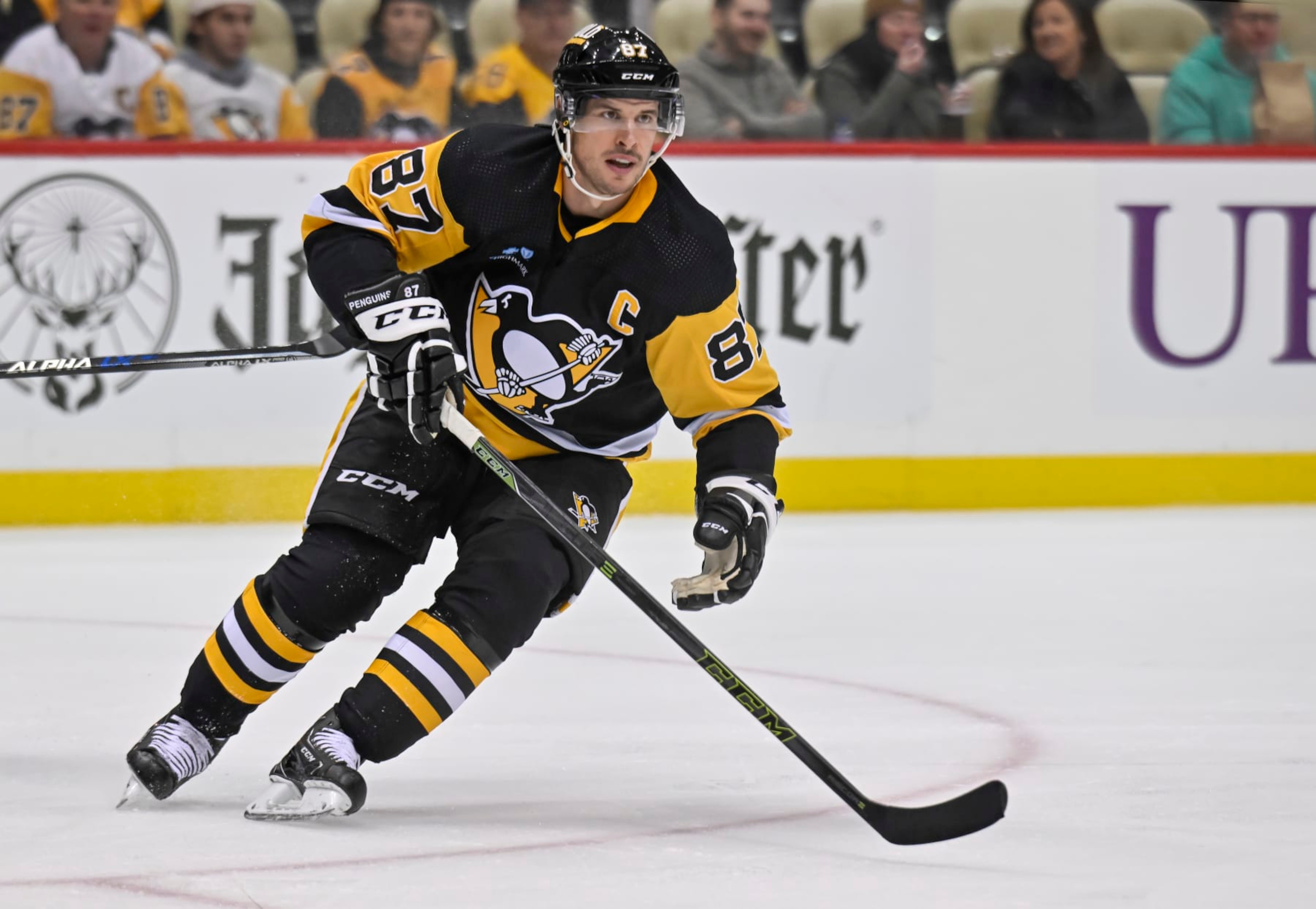 PITTSBURGH, PA - OCTOBER 07: Pittsburgh Penguins center Sidney Crosby (87) skates during the third period in the preseason game between the Pittsburgh Penguins and the Buffalo Sabres on October 7, 2022, at PPG Paints Arena in Pittsburgh, PA. (Photo by Jeanine Leech/Icon Sportswire via Getty Images) PITTSBURGH, PA - OCTOBER 07: Pittsburgh Penguins center Sidney Crosby (87) skates during the third period in the preseason game between the Pittsburgh Penguins and the Buffalo Sabres on October 7, 2022, at PPG Paints Arena in Pittsburgh, PA. (Photo by Jeanine Leech/Icon Sportswire via Getty Images)