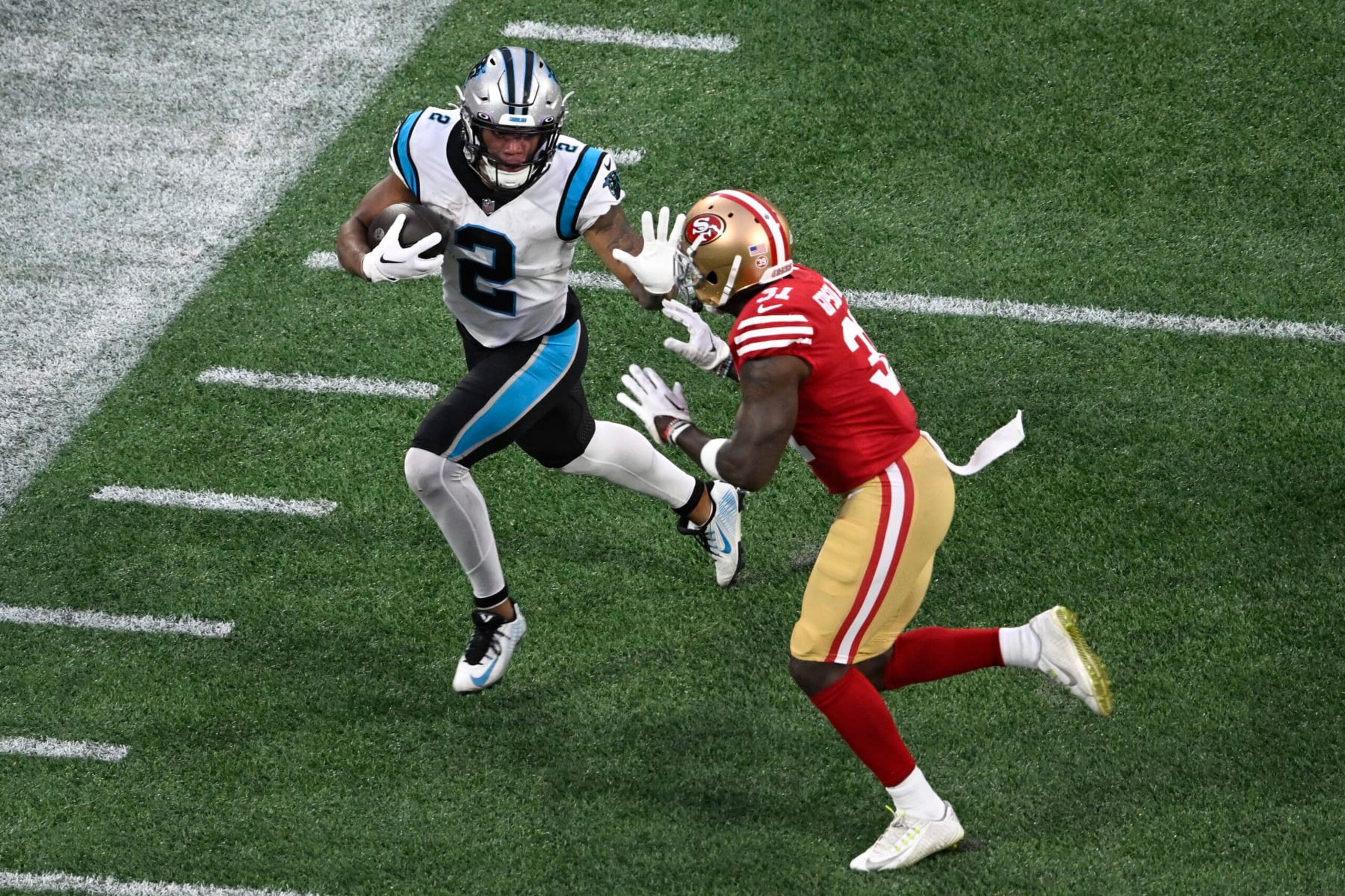 CHARLOTTE, NORTH CAROLINA - OCTOBER 09: Tashaun Gipson Sr. #31 of the San Francisco 49ers pushes DJ Moore #2 of the Carolina Panthers out of bounds in the fourth quarter of the game at Bank of America Stadium on October 09, 2022 in Charlotte, North Carolina. (Photo by Eakin Howard/Getty Images)