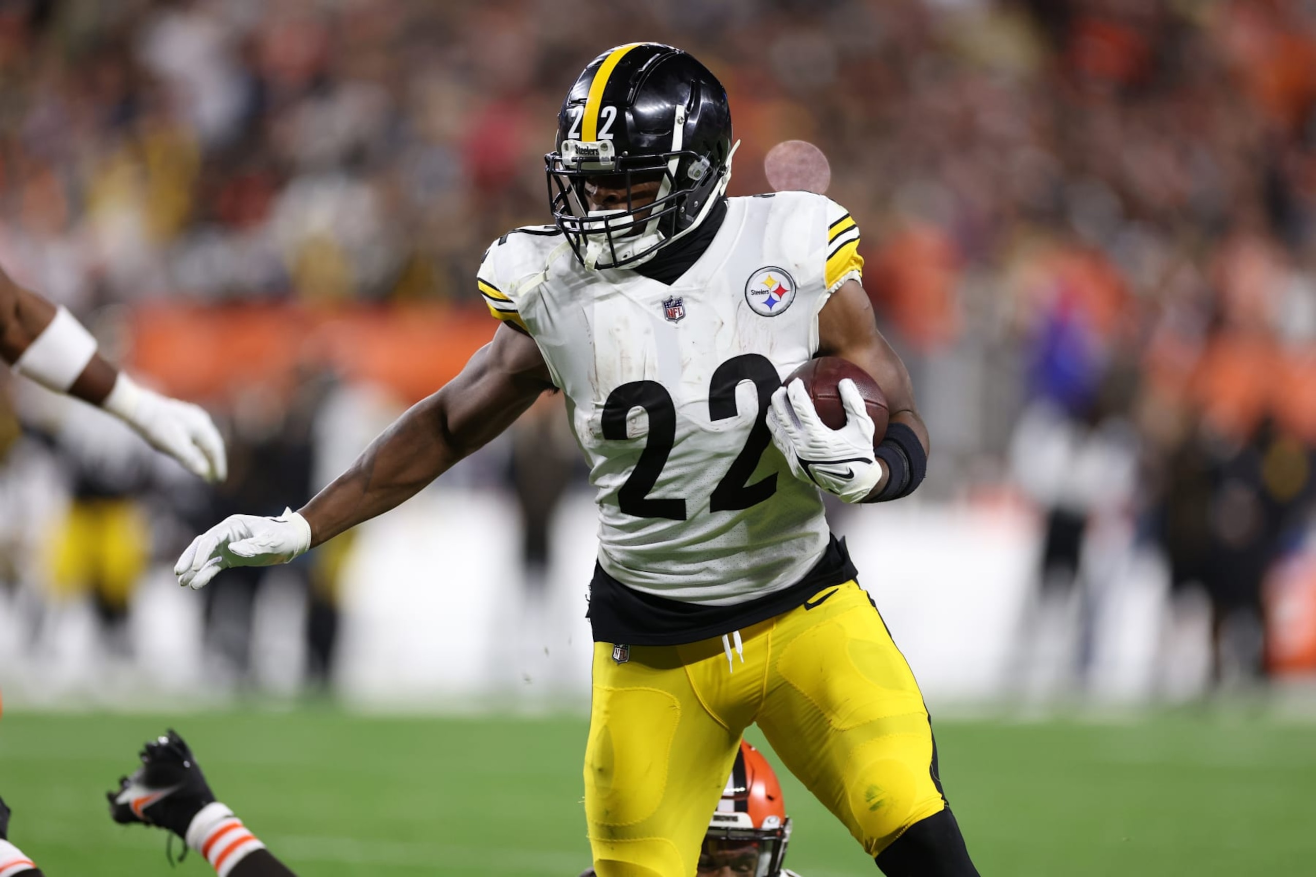 CLEVELAND, OHIO - SEPTEMBER 22: Najee Harris #22 of the Pittsburgh Steelers plays against the Cleveland Browns at FirstEnergy Stadium on September 22, 2022 in Cleveland, Ohio. (Photo by Gregory Shamus/Getty Images) CLEVELAND, OHIO - SEPTEMBER 22: Najee Harris #22 of the Pittsburgh Steelers plays against the Cleveland Browns at FirstEnergy Stadium on September 22, 2022 in Cleveland, Ohio. (Photo by Gregory Shamus/Getty Images)