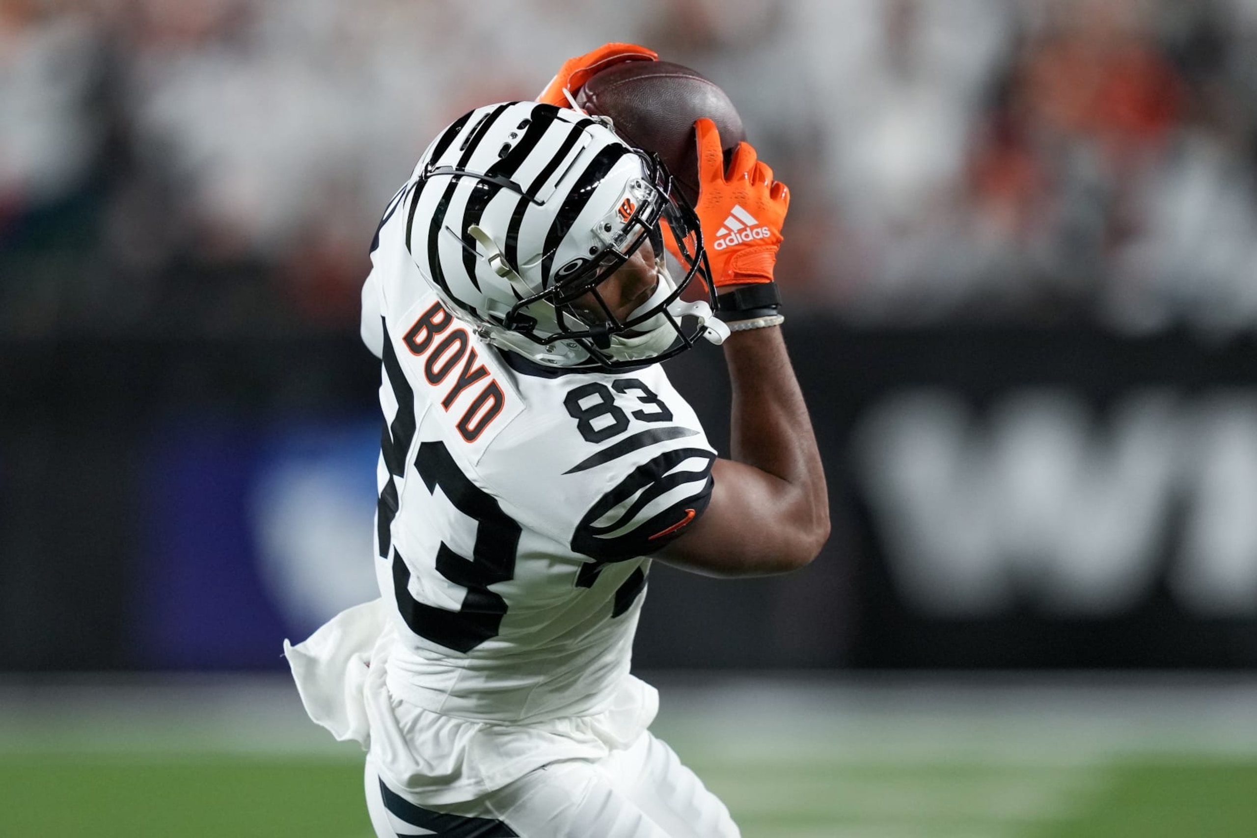CINCINNATI, OHIO - SEPTEMBER 29: Tyler Boyd #83 of the Cincinnati Bengals runs with the ball in the fourth quarter against the Miami Dolphins at Paycor Stadium on September 29, 2022 in Cincinnati, Ohio. (Photo by Dylan Buell/Getty Images) CINCINNATI, OHIO - SEPTEMBER 29: Tyler Boyd #83 of the Cincinnati Bengals runs with the ball in the fourth quarter against the Miami Dolphins at Paycor Stadium on September 29, 2022 in Cincinnati, Ohio. (Photo by Dylan Buell/Getty Images)