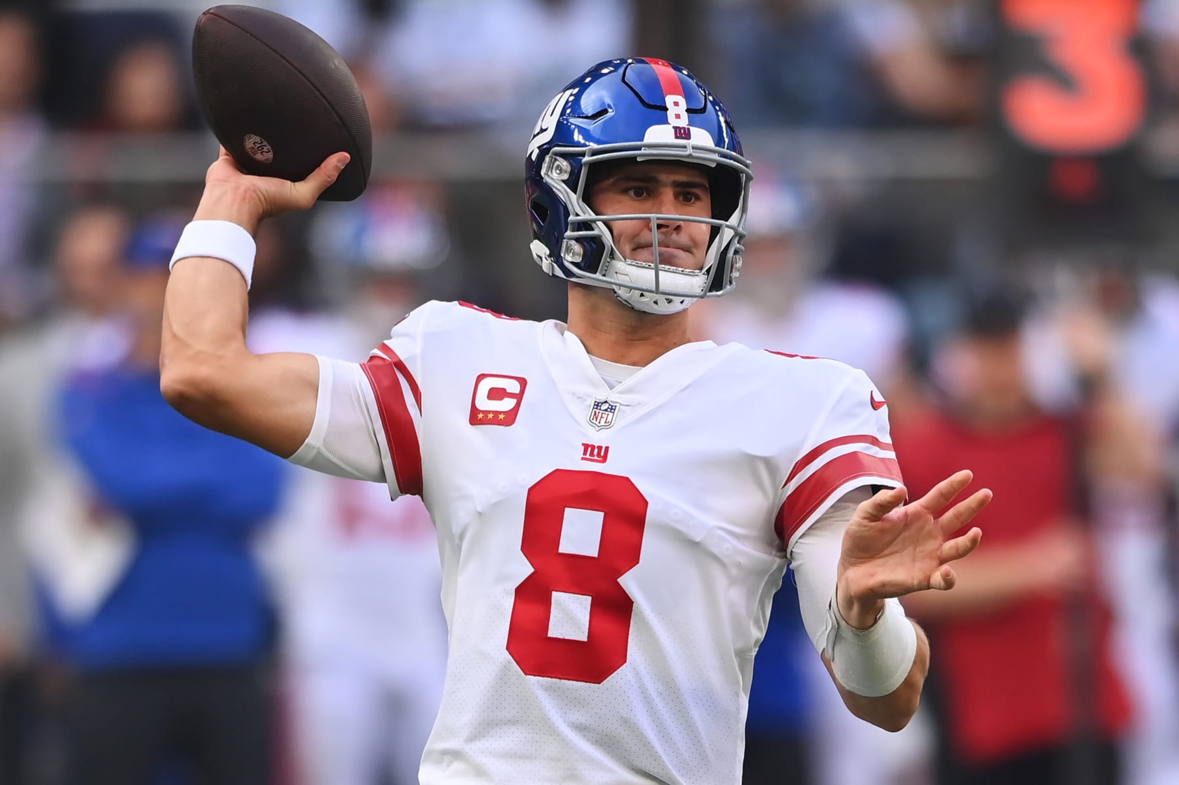 LONDON, ENGLAND - OCTOBER 09: Daniel Jones #8 of the New York Giants throws a pass in the first half during the NFL match between New York Giants and Green Bay Packers at Tottenham Hotspur Stadium on October 09, 2022 in London, England. (Photo by Stu Forster/Getty Images) LONDON, ENGLAND - OCTOBER 09: Daniel Jones #8 of the New York Giants throws a pass in the first half during the NFL match between New York Giants and Green Bay Packers at Tottenham Hotspur Stadium on October 09, 2022 in London, England. (Photo by Stu Forster/Getty Images)