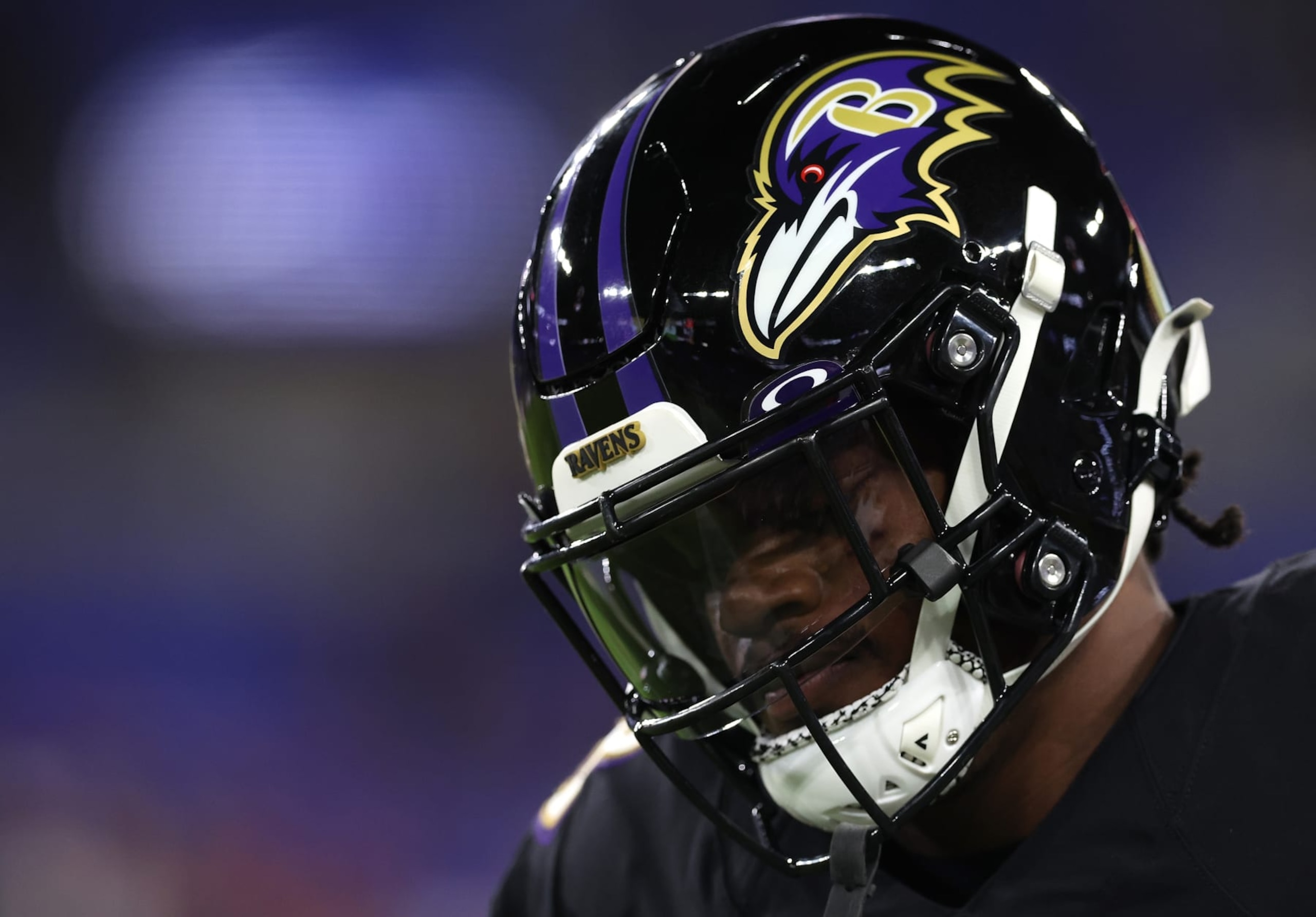 BALTIMORE, MARYLAND - OCTOBER 09: Lamar Jackson #8 of the Baltimore Ravens walks on the field during pregame warmups prior to facing the Cincinnati Bengals at M&T Bank Stadium on October 09, 2022 in Baltimore, Maryland. (Photo by Todd Olszewski/Getty Images) BALTIMORE, MARYLAND - OCTOBER 09: Lamar Jackson #8 of the Baltimore Ravens walks on the field during pregame warmups prior to facing the Cincinnati Bengals at M&T Bank Stadium on October 09, 2022 in Baltimore, Maryland. (Photo by Todd Olszewski/Getty Images)
