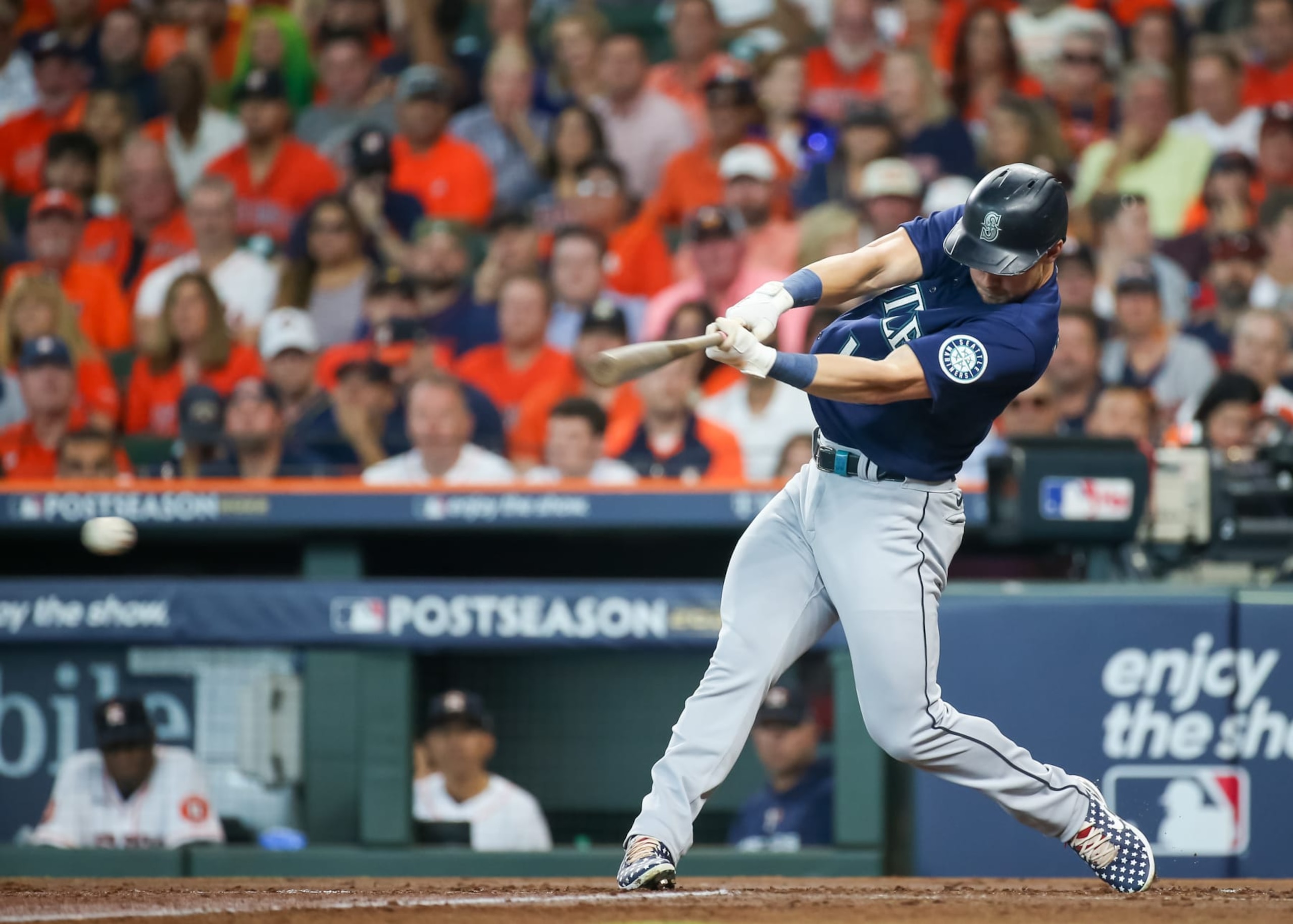 HOUSTON, TX - OCTOBER 11: Seattle Mariners left fielder Jarred Kelenic (10) hits a single in the top of the second inning during the ALDS Game 1 between the Seattle Mariners and Houston Astros on October 11, 2022 at Minute Maid Park in Houston, Texas.  (Photo by Leslie Plaza Johnson/Icon Sportswire via Getty Images)