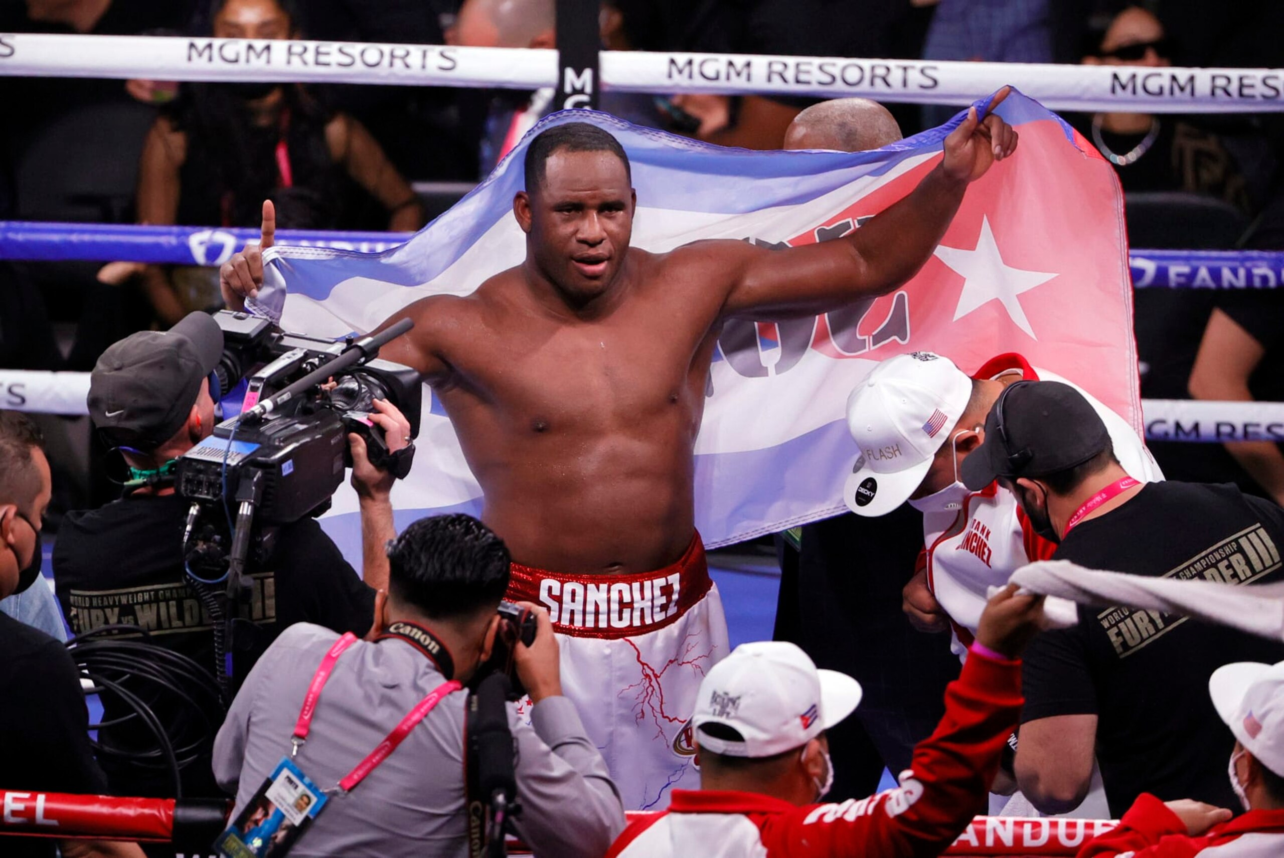 LAS VEGAS, NEVADA - OCTOBER 09:  Frank Sanchez celebrates his unanimous-decision victory over Efe Ajagba in their heavyweight bout at T-Mobile Arena on October 9, 2021 in Las Vegas, Nevada.  (Photo by Ethan Miller/Getty Images)