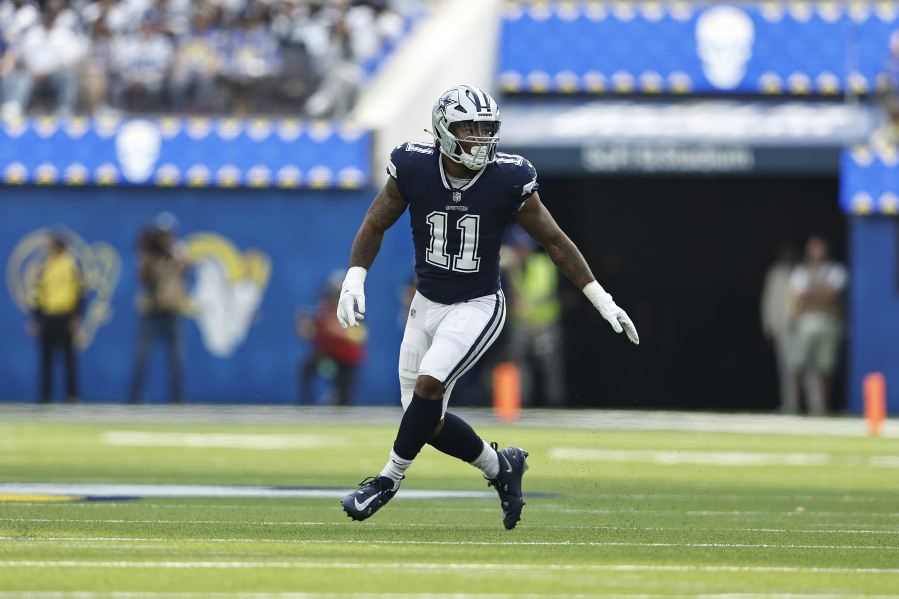 INGLEWOOD, CALIFORNIA - OCTOBER 09: Micah Parsons #11 of the Dallas Cowboys defends against the Los Angeles Rams during the first half of a game at SoFi Stadium on October 09, 2022 in Inglewood, California. (Photo by Michael Owens/Getty Images)