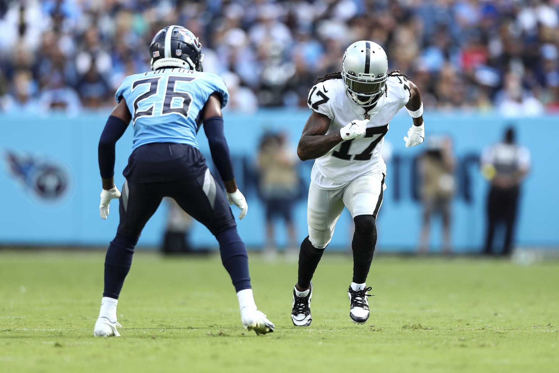 NASHVILLE, TN - SEPTEMBER 25: Davante Adams #17 of the Las Vegas Raiders runs downfield during an NFL football game against the Tennessee Titans at Nissan Stadium on September 25, 2022 in Nashville, Tennessee. (Photo by Kevin Sabitus/Getty Images)
