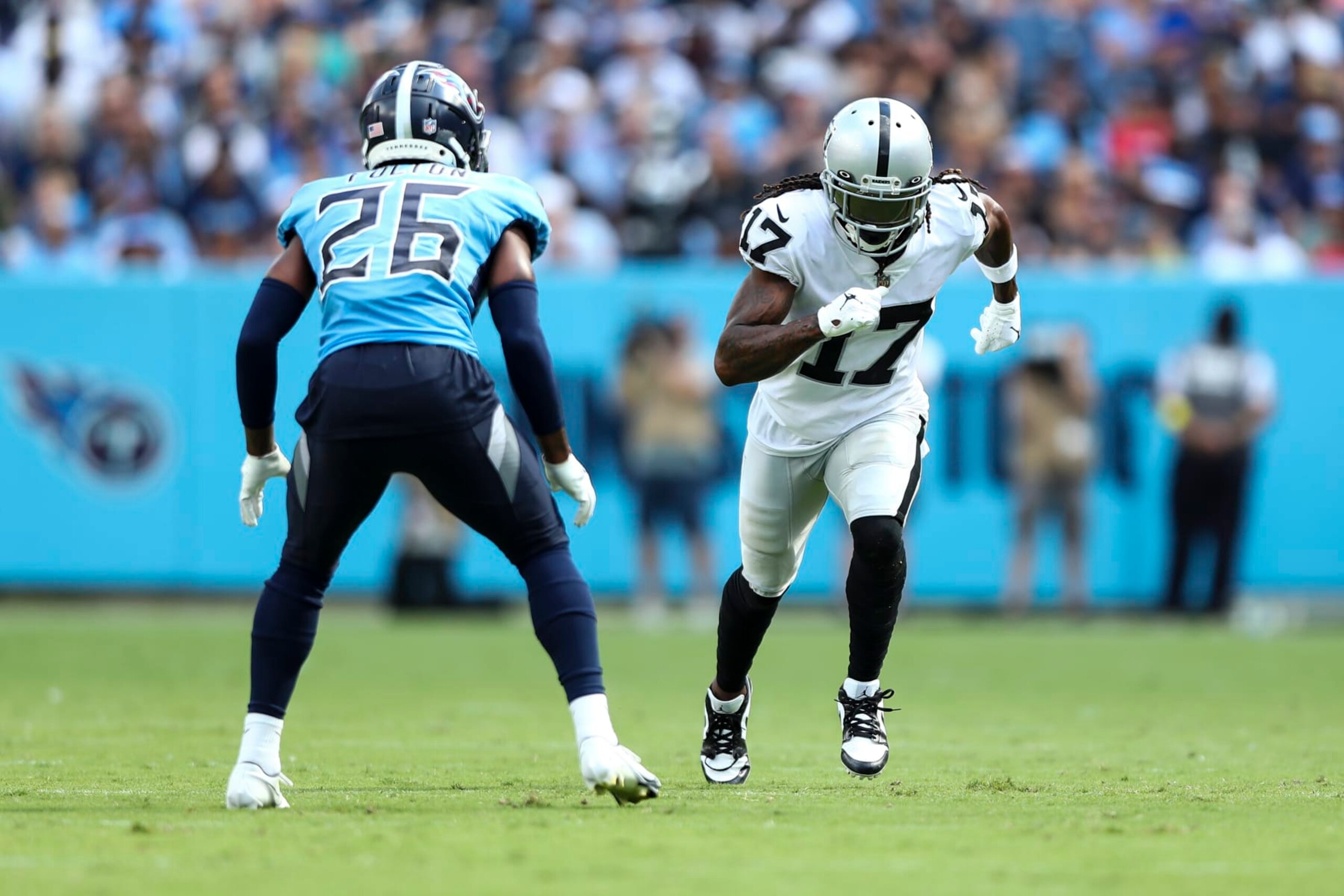 NASHVILLE, TN - SEPTEMBER 25: Davante Adams #17 of the Las Vegas Raiders runs downfield during an NFL football game against the Tennessee Titans at Nissan Stadium on September 25, 2022 in Nashville, Tennessee. (Photo by Kevin Sabitus/Getty Images)