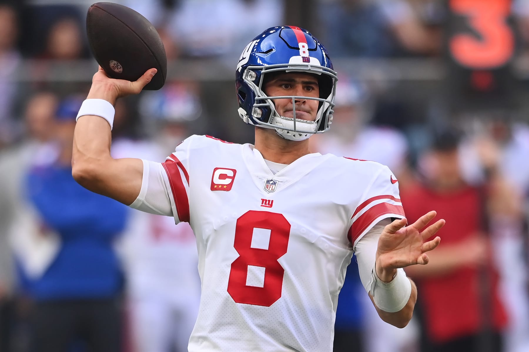 LONDON, ENGLAND - OCTOBER 09: Daniel Jones #8 of the New York Giants throws a pass in the first half during the NFL match between New York Giants and Green Bay Packers at Tottenham Hotspur Stadium on October 09, 2022 in London, England. (Photo by Stu Forster/Getty Images)