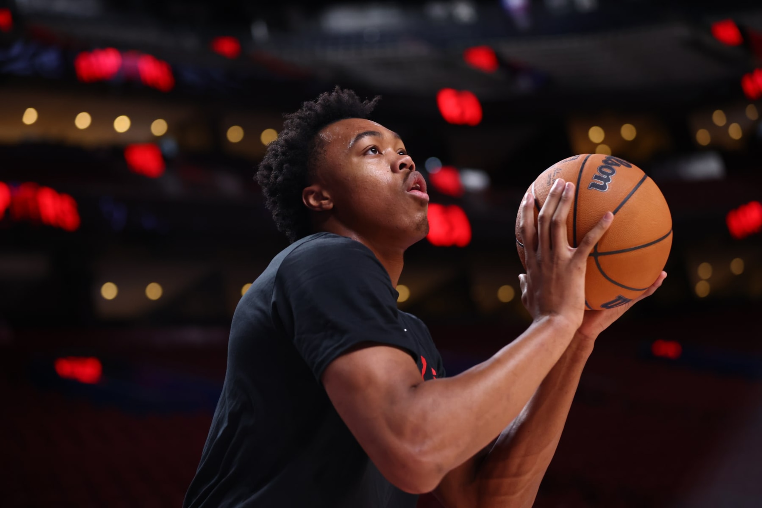 MONTREAL, CANADA - OCTOBER 14: Scottie Barnes #4 of the Toronto Raptors warms up before the preseason game against the Boston Celtics on October 14, 2022 at the Bell Centre in Montreal, Québec, Canada.  NOTE TO USER: User expressly acknowledges and agrees that, by downloading and or using this Photograph, user is consenting to the terms and conditions of the Getty Images License Agreement.  Mandatory Copyright Notice: Copyright 2022 NBAE (Photo by Vaughn Ridley/NBAE via Getty Images)