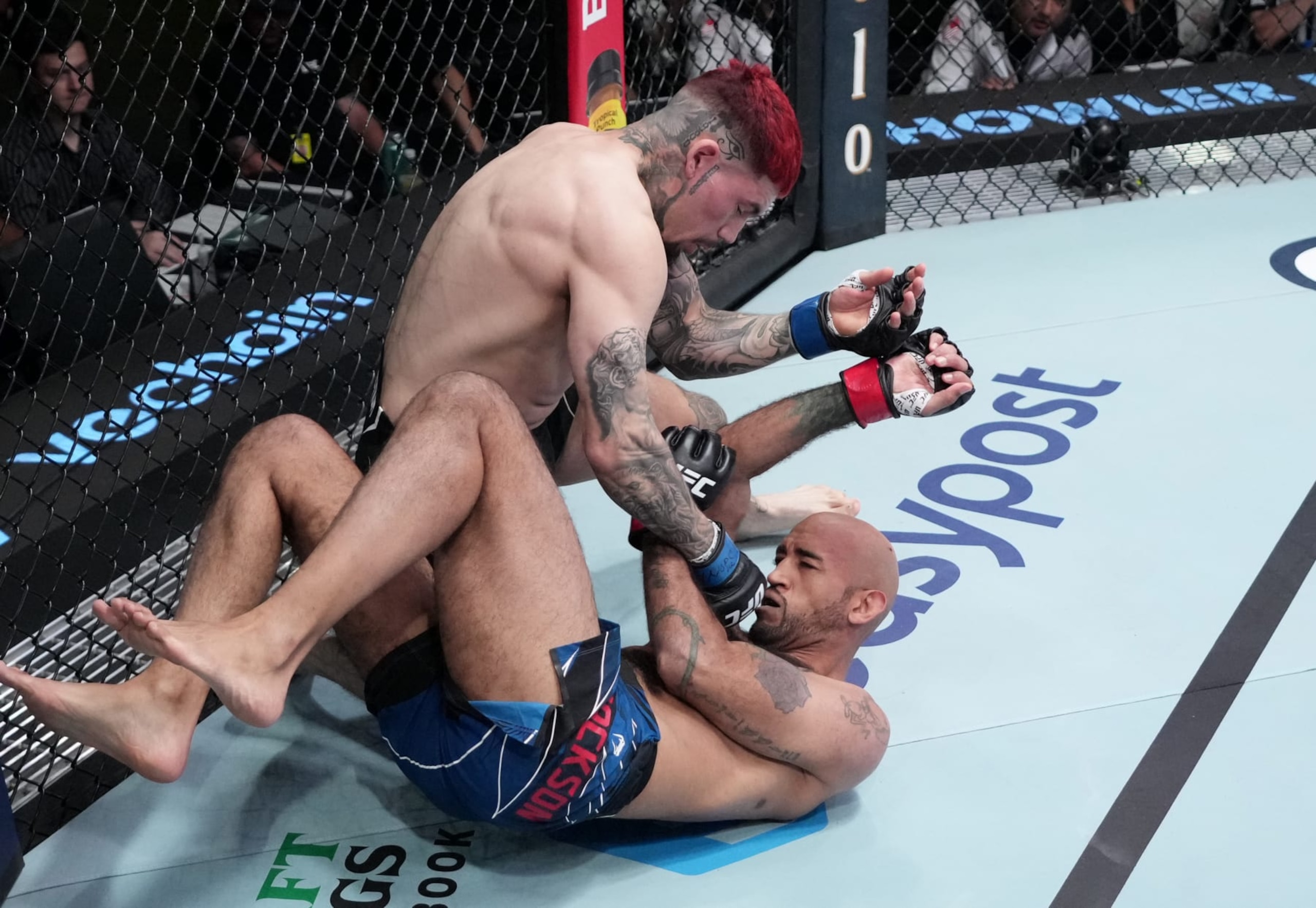 LAS VEGAS, NEVADA - OCTOBER 15: (L-R) Pete Rodriguez punches Mike Jackson in a welterweight fight during the UFC Fight Night event at UFC APEX on October 15, 2022 in Las Vegas, Nevada. (Photo by Jeff Bottari/Zuffa LLC)