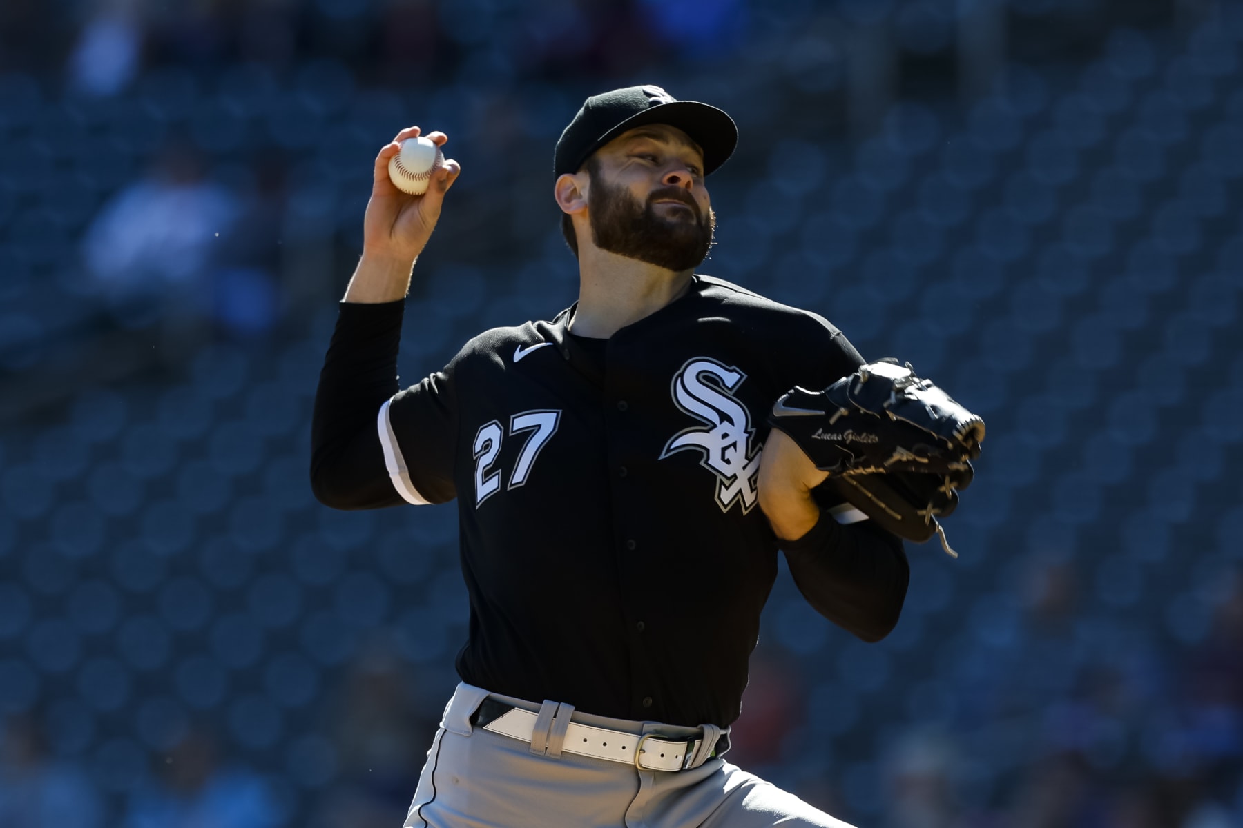 MINNEAPOLIS, MN - SEPTEMBER 29: Lucas Giolito #27 of the Chicago White Sox delivers a pitch against the Minnesota Twins in the first inning of the game at Target Field on September 29, 2022 in Minneapolis, Minnesota. (Photo by David Berding/Getty Images)
