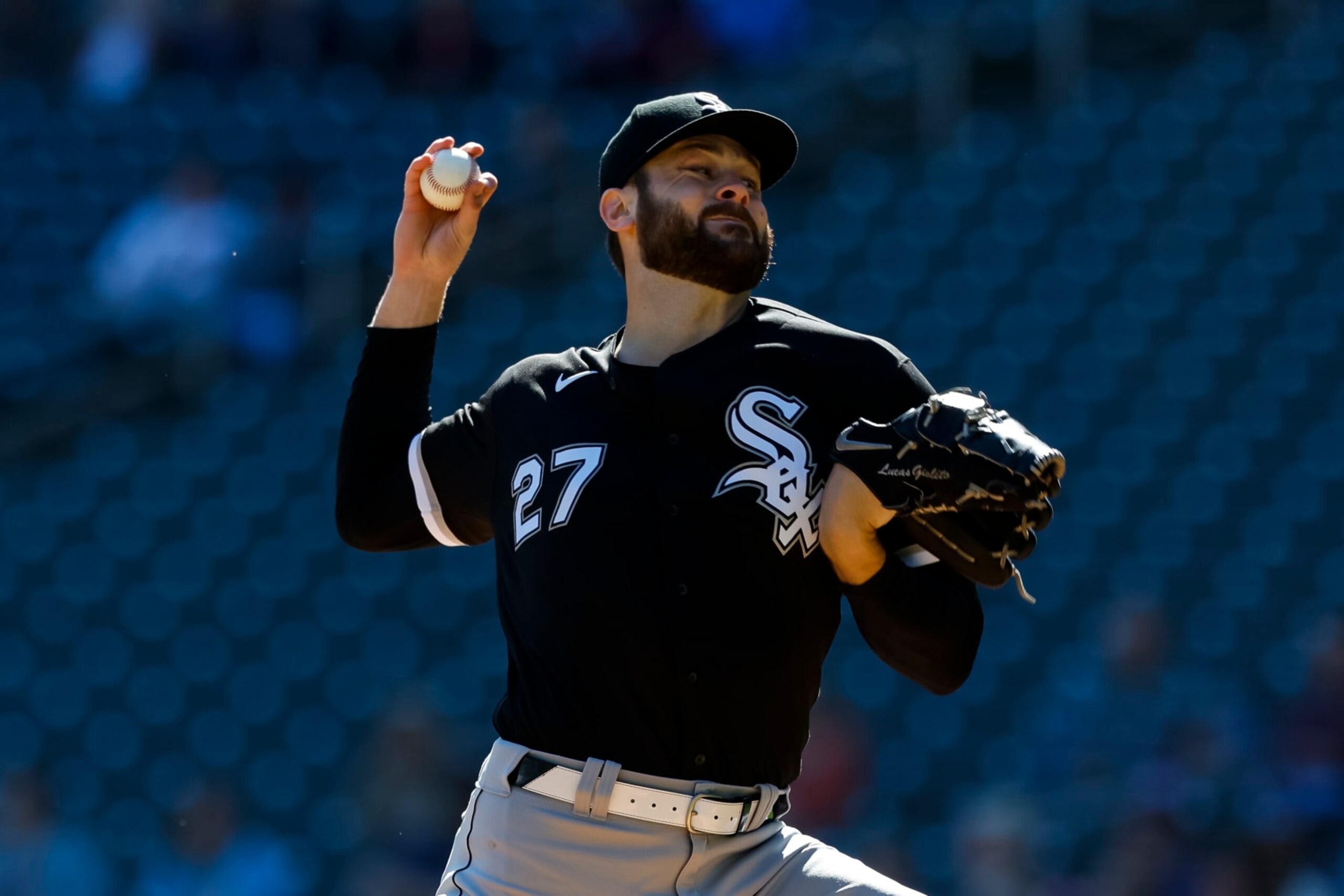 MINNEAPOLIS, MN - SEPTEMBER 29: Lucas Giolito #27 of the Chicago White Sox delivers a pitch against the Minnesota Twins in the first inning of the game at Target Field on September 29, 2022 in Minneapolis, Minnesota. (Photo by David Berding/Getty Images)