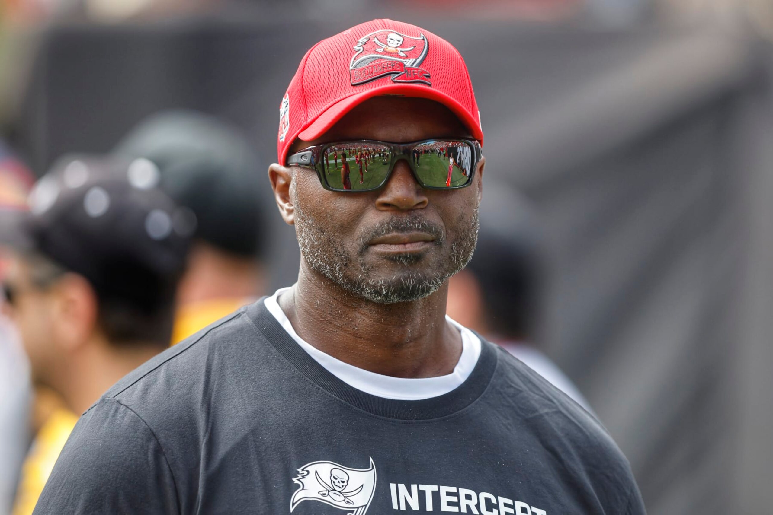 TAMPA, FL - OCTOBER 09: Tampa Bay Buccaneers Head Coach Todd Bowles walks onto the field during the regular season game between the Atlanta Falcons and the Tampa Bay Buccaneers on October 09, 2022 at Raymond James Stadium in Tampa, Florida. (Photo by Cliff Welch/Icon Sportswire via Getty Images)