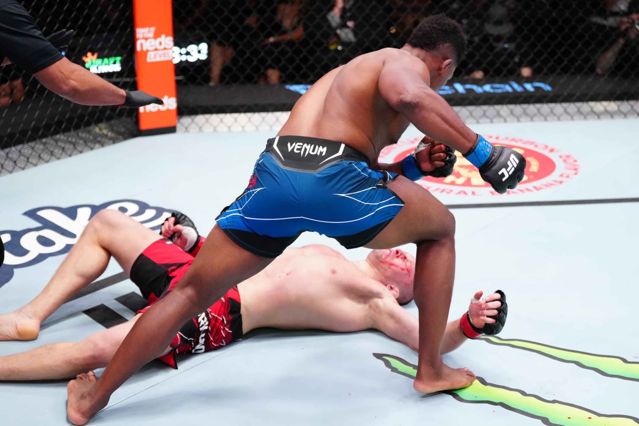 LAS VEGAS, NEVADA - OCTOBER 15: (R-L) Alonzo Menifield knocks out Misha Cirkunov of Latvia in a light heavyweight fight during the UFC Fight Night event at UFC APEX on October 15, 2022 in Las Vegas, Nevada. (Photo by Jeff Bottari/Zuffa LLC)