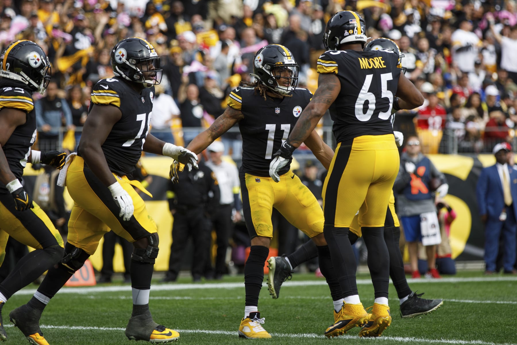 Pittsburgh Steelers wide receiver Chase Claypool (11) celebrates after a touchdown catch during an NFL football game, Sunday, Oct. 16, 2022, in Pittsburgh, PA. (AP Photo/Matt Durisko)