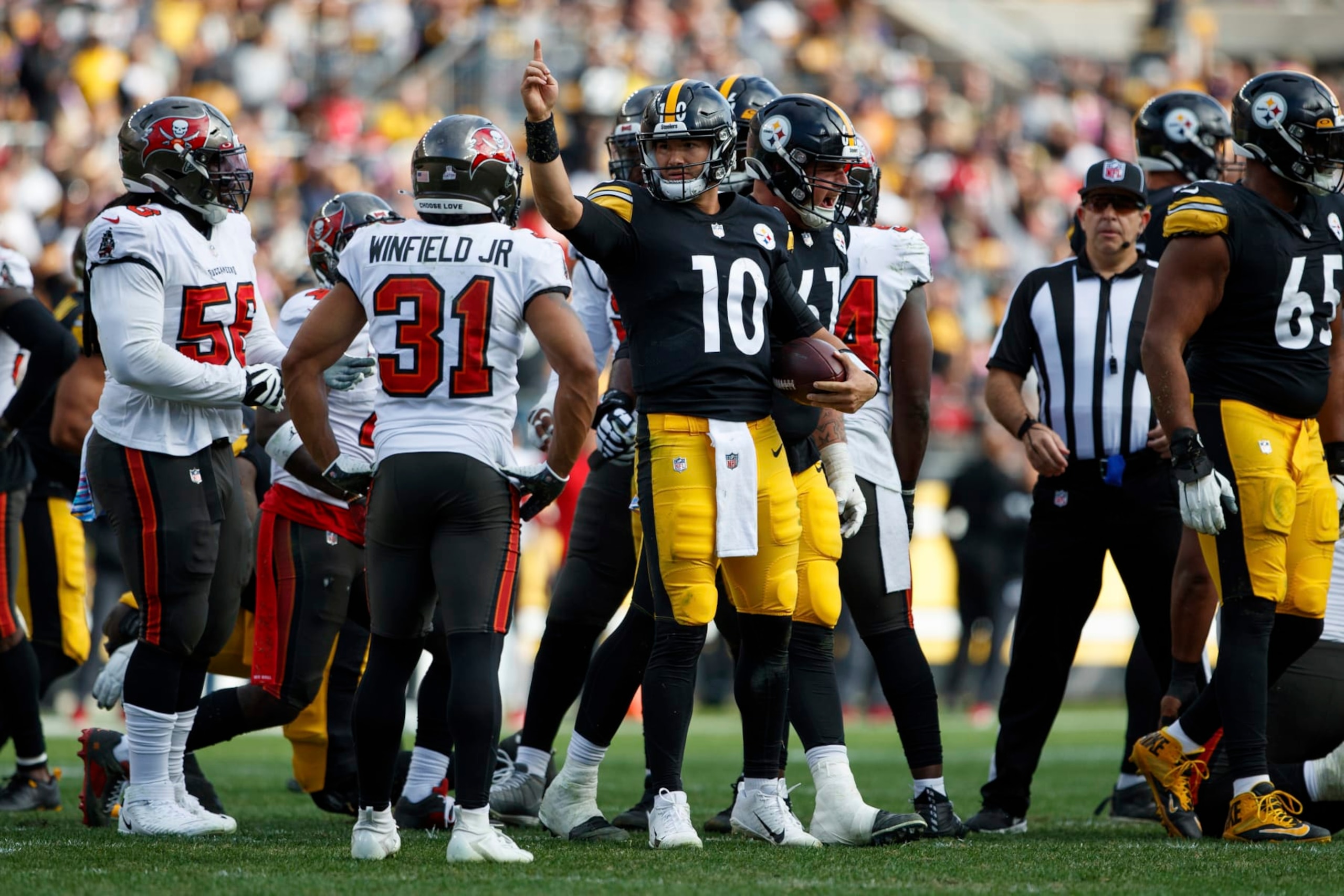 Pittsburgh Steelers quarterback Mitch Trubisky (10) signals for a first down during an NFL football game, Sunday, Oct. 16, 2022, in Pittsburgh, PA. (AP Photo/Matt Durisko)
