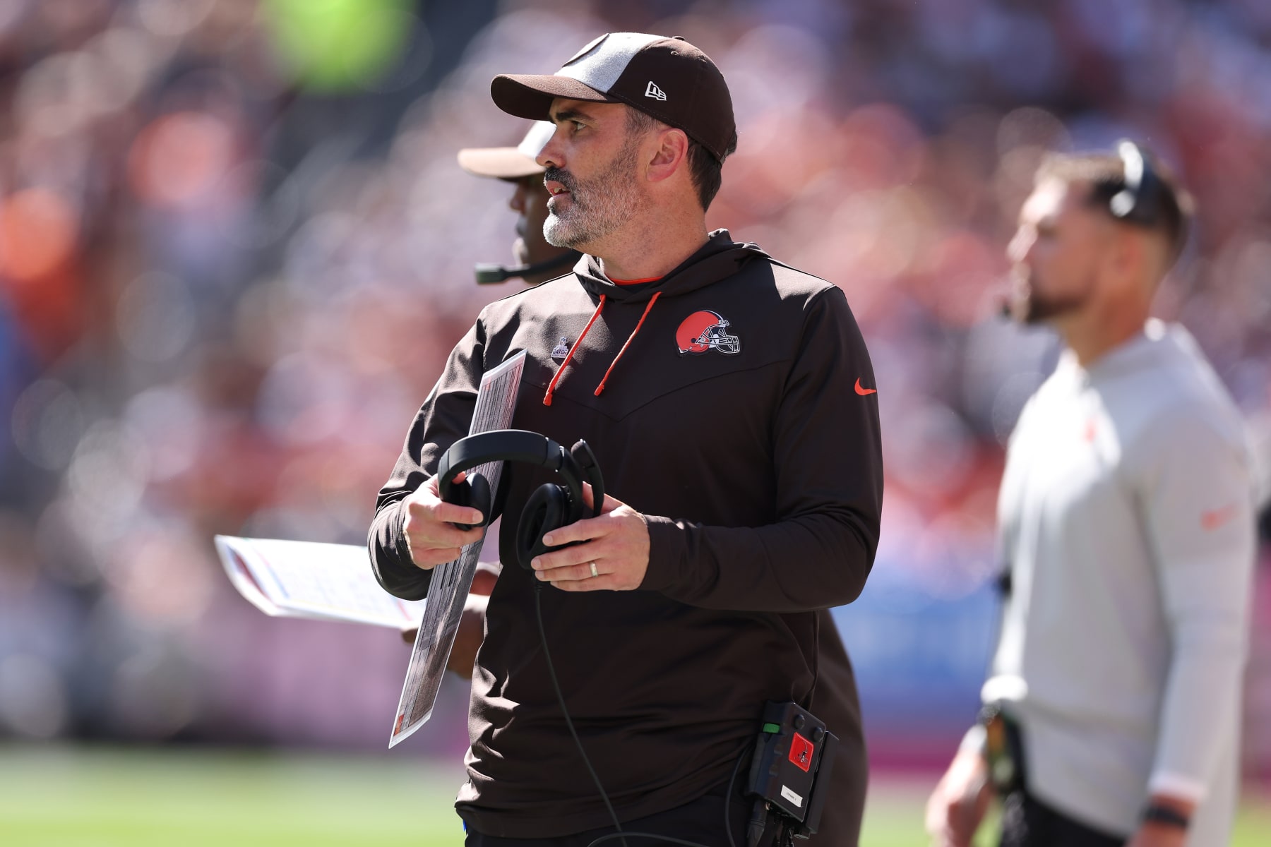 CLEVELAND, OHIO - OCTOBER 09: Head coach Kevin Stefanski of the Cleveland Browns watches his team during the second quarter against the Los Angeles Chargers at FirstEnergy Stadium on October 09, 2022 in Cleveland, Ohio. (Photo by Gregory Shamus/Getty Images)