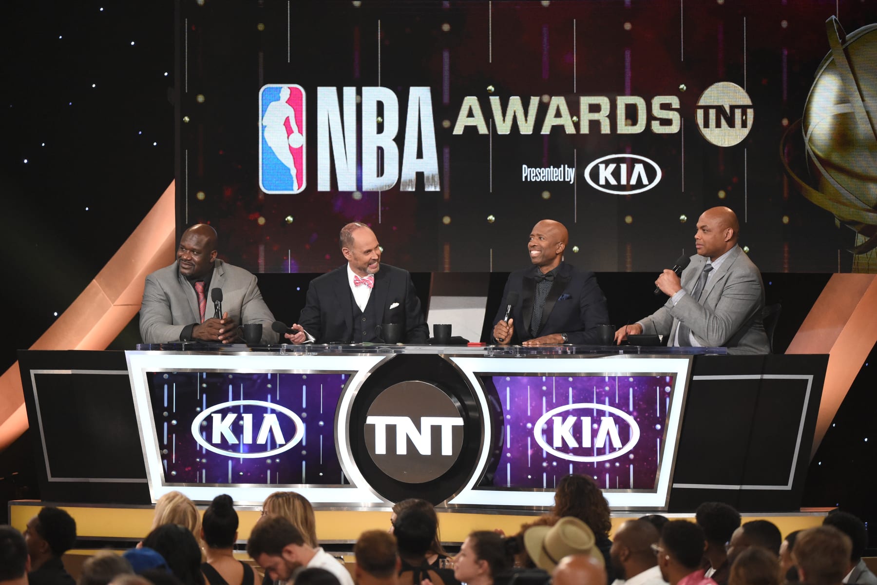 SANTA MONICA, CA - JUNE 25: Shaquille O'Neal, Ernie Johnson, Kenny Smith, and Charles Barkley converse during the 2018 NBA Awards Show on June 25, 2018 at The Barkar Hangar in Santa Monica, California. NOTE TO USER: User expressly acknowledges and agrees that, by downloading and/or using this Photograph, user is consenting to the terms and conditions of the Getty Images License Agreement. Mandatory Copyright Notice: Copyright 2018 NBAE (Photo by Adam Pantozzi/NBAE via Getty Images)