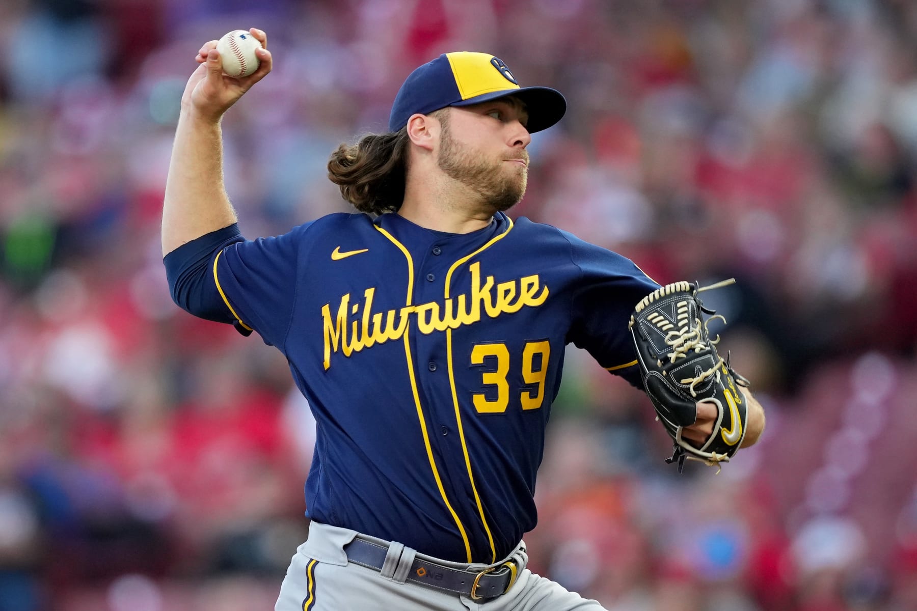 CINCINNATI, OHIO - SEPTEMBER 24: Corbin Burnes #39 of the Milwaukee Brewers pitches in the first inning against the Cincinnati Reds at Great American Ball Park on September 24, 2022 in Cincinnati, Ohio. (Photo by Dylan Buell/Getty Images)