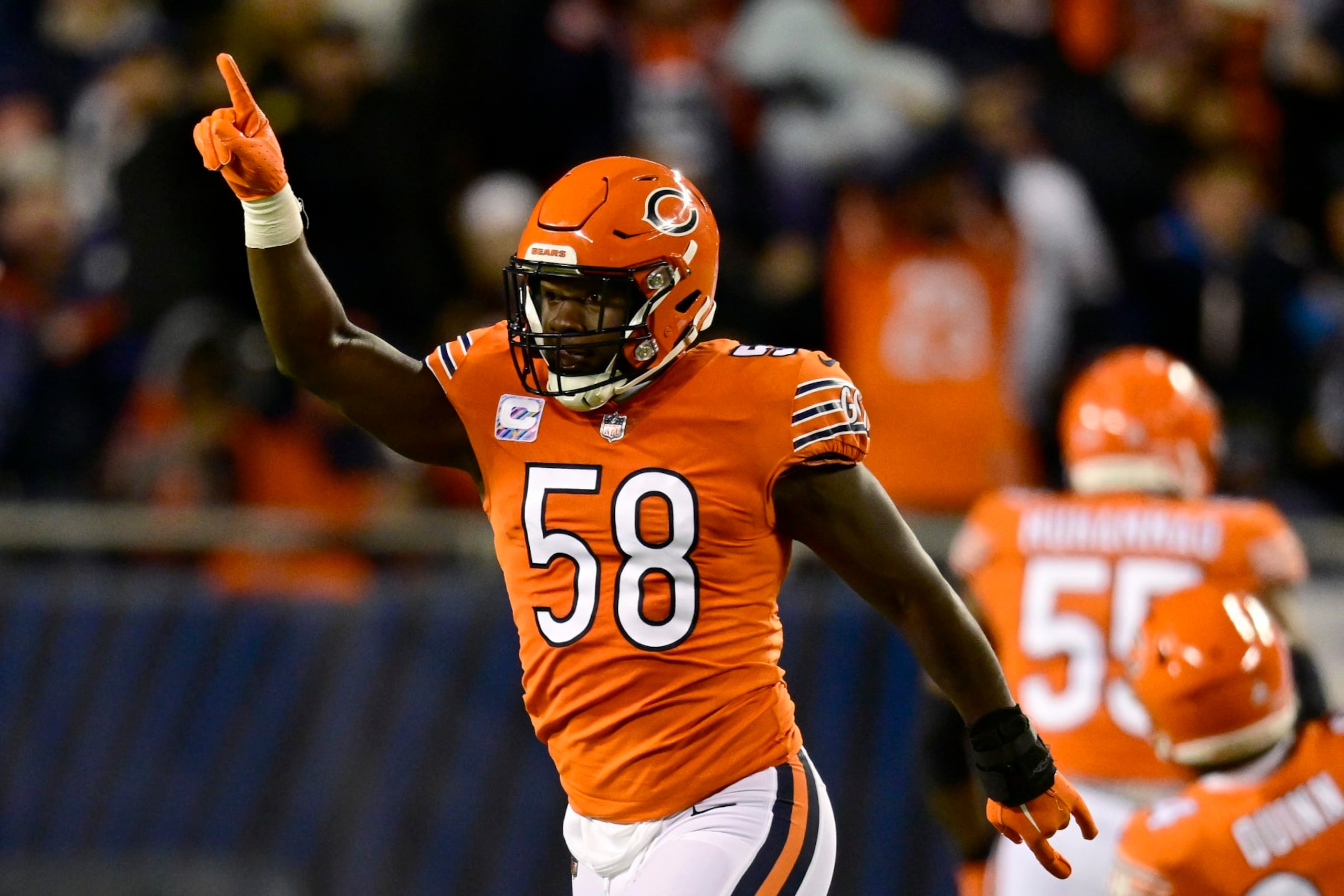 CHICAGO, ILLINOIS - OCTOBER 13: Roquan Smith #58 of the Chicago Bears reacts after a sack during the first quarter against the Washington Commanders at Soldier Field on October 13, 2022 in Chicago, Illinois. (Photo by Quinn Harris/Getty Images) CHICAGO, ILLINOIS - OCTOBER 13: Roquan Smith #58 of the Chicago Bears reacts after a sack during the first quarter against the Washington Commanders at Soldier Field on October 13, 2022 in Chicago, Illinois. (Photo by Quinn Harris/Getty Images)