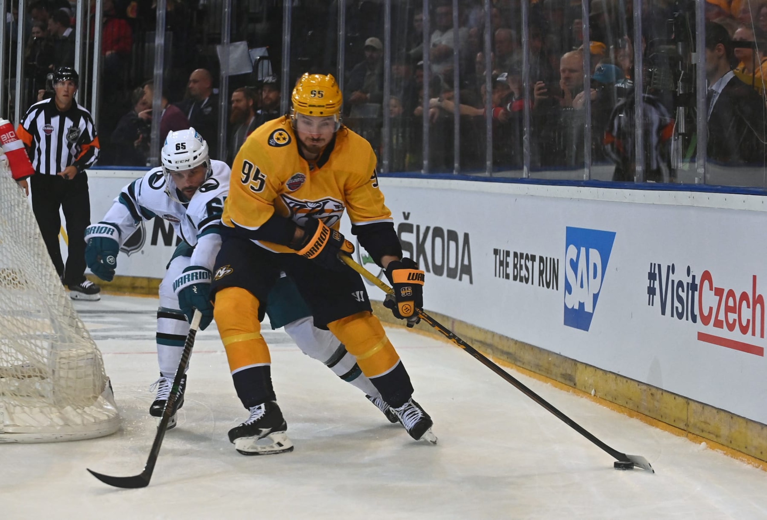 Erik Karlsson of San Jose Sharks (L) fights for the puck with Matt Duchene of Nashville Predators during the NHL Global Series Ice Hockey match between San Jose Sharks and Nashville Predators in Prague on October 7, 2022. - - RESTRICTED TO EDITORIAL USE (Photo by Michal Cizek / AFP) / RESTRICTED TO EDITORIAL USE (Photo by MICHAL CIZEK/AFP via Getty Images)