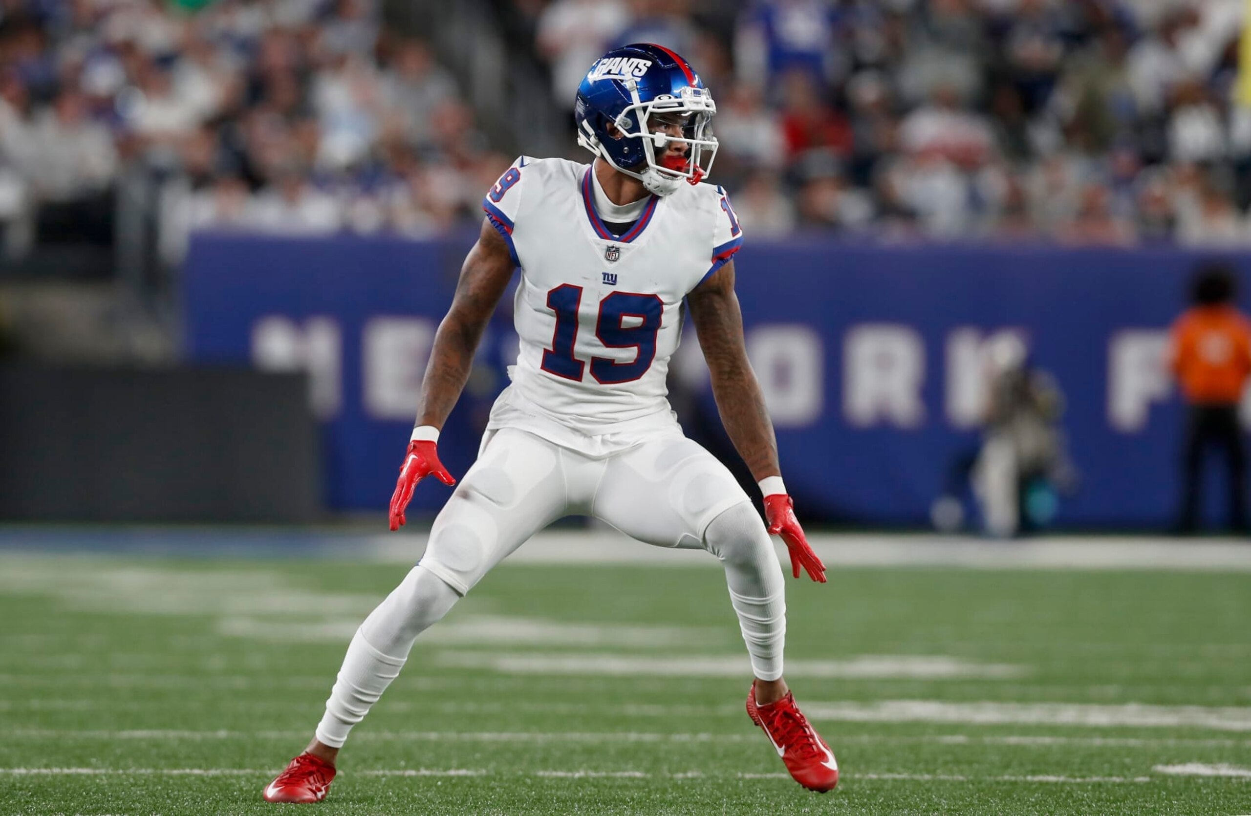 EAST RUTHERFORD, NEW JERSEY - SEPTEMBER 26: (NEW YORK DAILIES OUT)  Kenny Golladay #19 of the New York Giants in action against the Dallas Cowboys at MetLife Stadium on September 26, 2022 in East Rutherford, New Jersey. The Cowboys defeated the Giants 23-16. (Photo by Jim McIsaac/Getty Images)