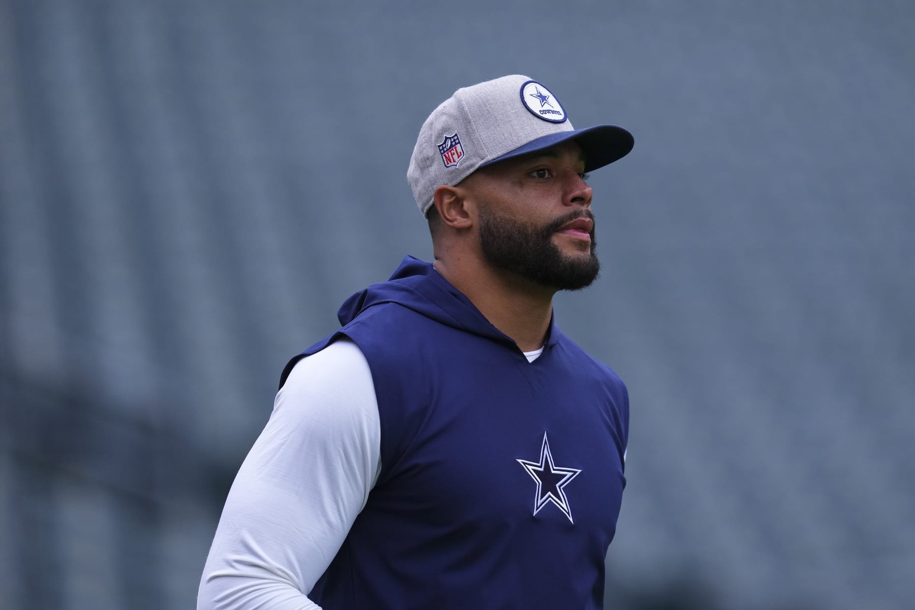 PHILADELPHIA, PA - OCTOBER 16: Dak Prescott #4 of the Dallas Cowboys looks on prior to the game against the Philadelphia Eagles at Lincoln Financial Field on October 16, 2022 in Philadelphia, Pennsylvania. (Photo by Mitchell Leff/Getty Images)