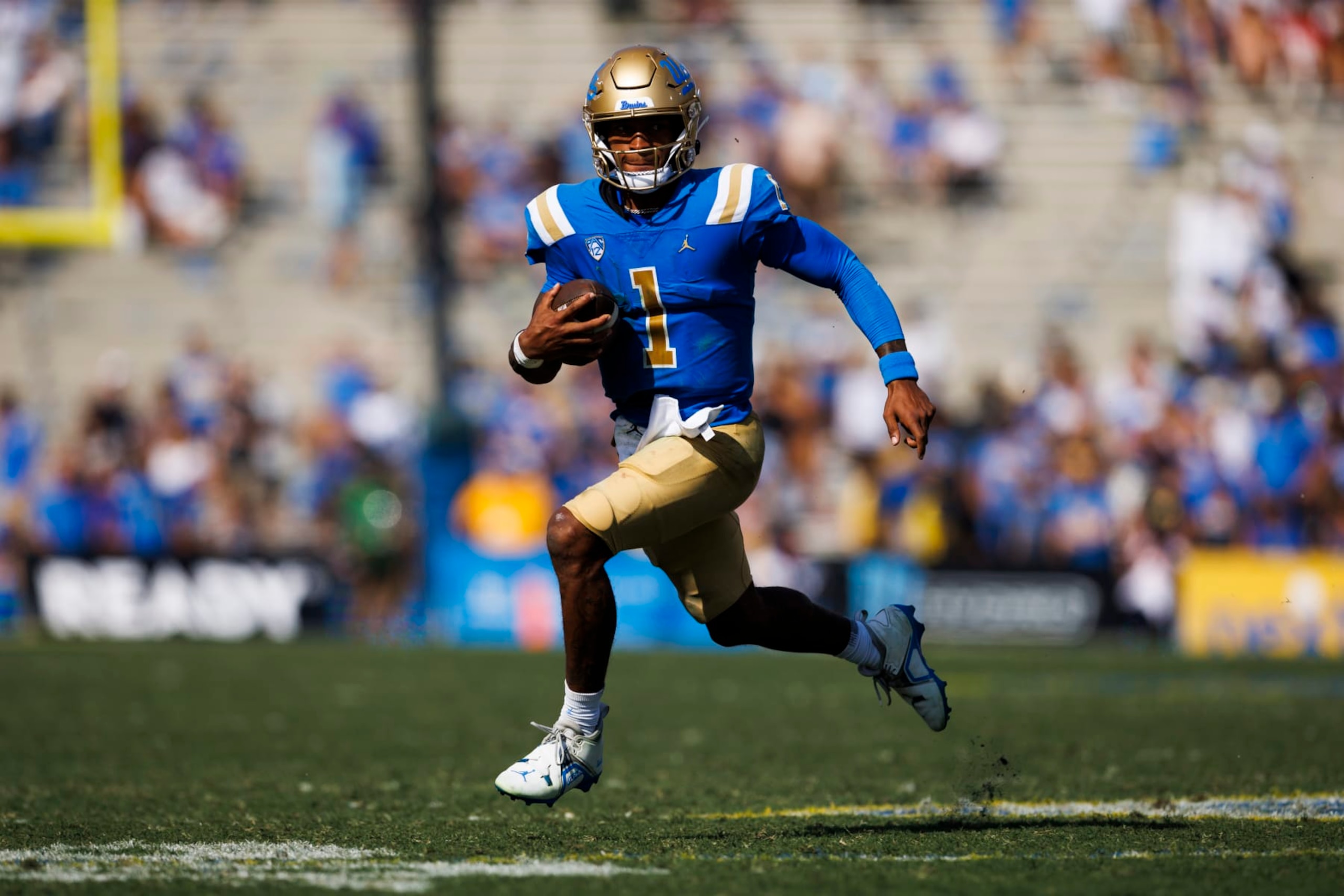 PASADENA, CA - OCTOBER 8: UCLA Bruins quarterback Dorian Thompson-Robinson (1) runs with the ball during the college football game between the Utah Utes and the UCLA Bruins on Saturday, October 8, 2022 at the Rose Bowl in Pasadena, CA. (Photo by Ric Tapia/Icon Sportswire via Getty Images)
