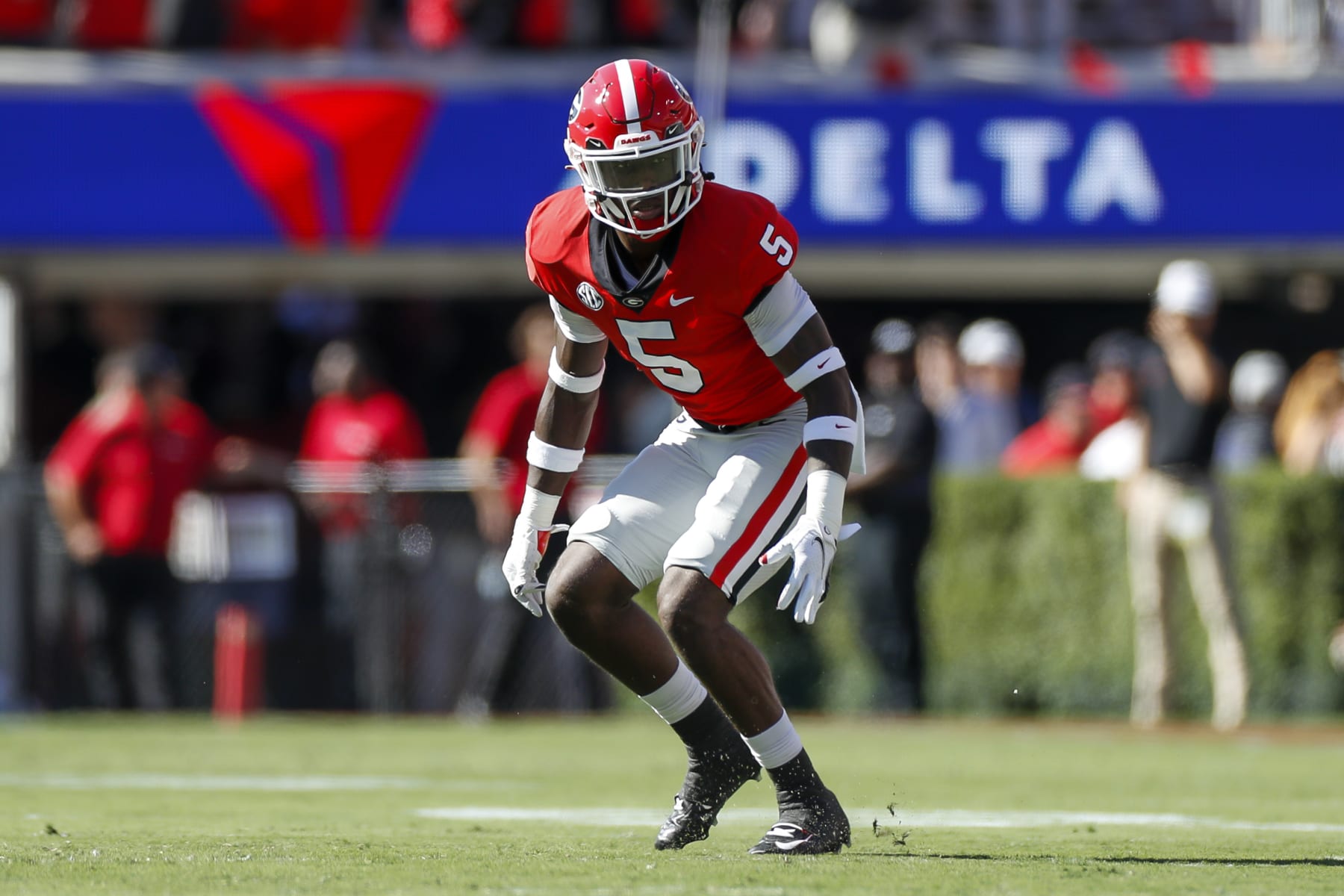 ATHENS, GA - OCTOBER 08: Georgia Bulldogs defensive back Kelee Ringo (5) in a defensive stance during a college football game between the Auburn Tigers and the Georgia Bulldogs on October 8, 2022 at Sanford Stadium in Athens, GA. (Photo by Brandon Sloter/Icon Sportswire via Getty Images)