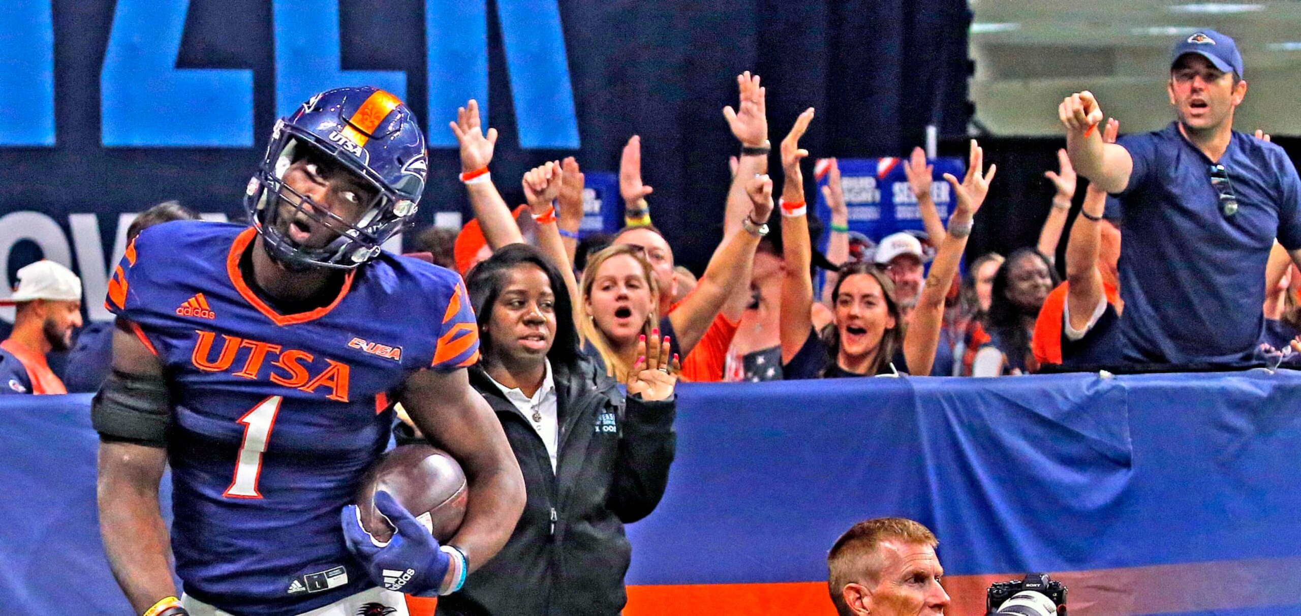 SAN ANTONIO, TX - OCTOBER 08: Wide receiver DeCorian Clark #1 of the UTSA Roadrunners reacts after scoring a touchdown against Western Kentucky Hilltoppers at the Alamodome on October 08, 2022 in San Antonio, Texas.  (Photo by Ronald Cortes/Getty Images)