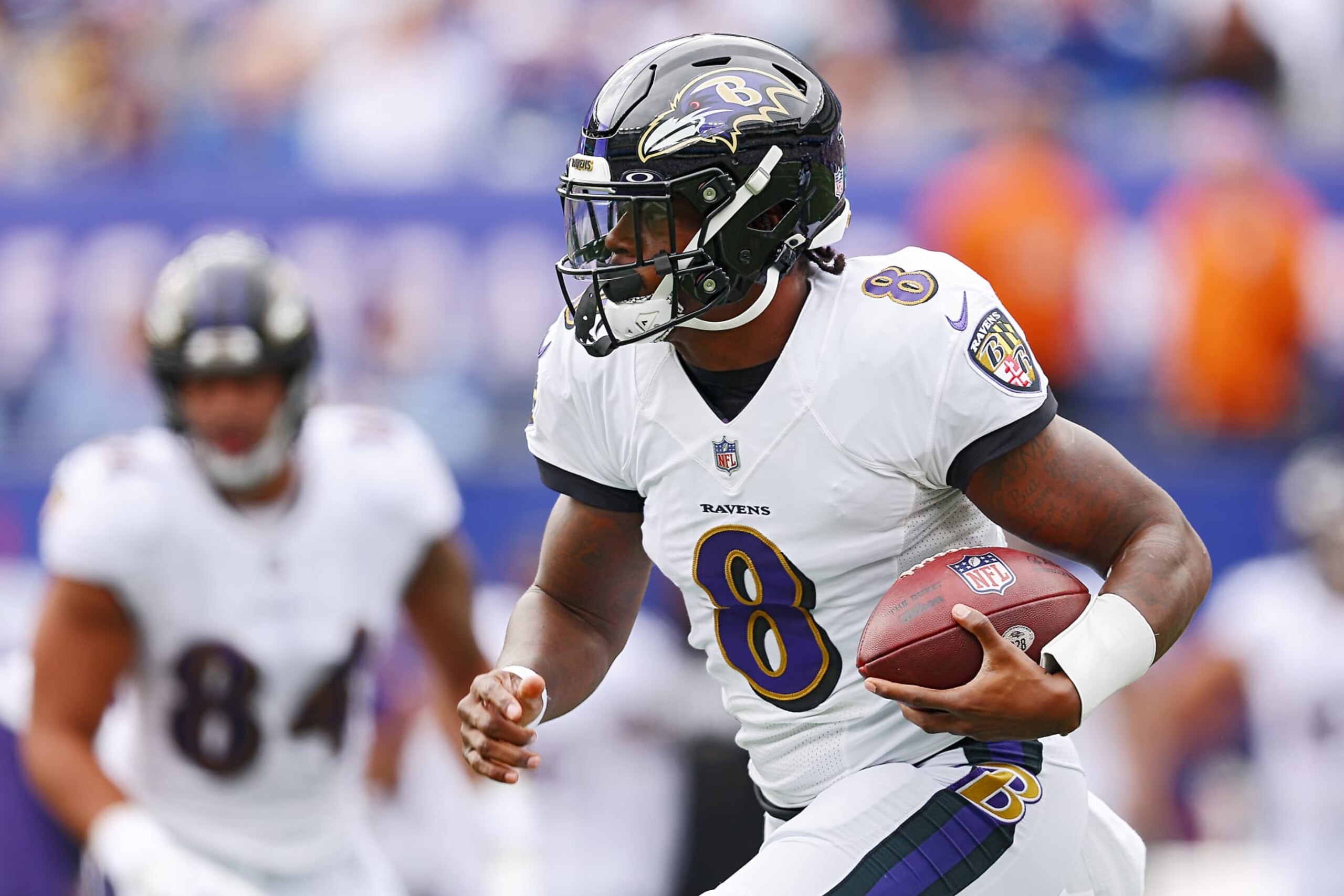 EAST RUTHERFORD, NEW JERSEY - OCTOBER 16: Lamar Jackson #8 of the Baltimore Ravens runs the ball during the first quarter against the New York Giants at MetLife Stadium on October 16, 2022 in East Rutherford, New Jersey. (Photo by Elsa/Getty Images) EAST RUTHERFORD, NEW JERSEY - OCTOBER 16: Lamar Jackson #8 of the Baltimore Ravens runs the ball during the first quarter against the New York Giants at MetLife Stadium on October 16, 2022 in East Rutherford, New Jersey. (Photo by Elsa/Getty Images)