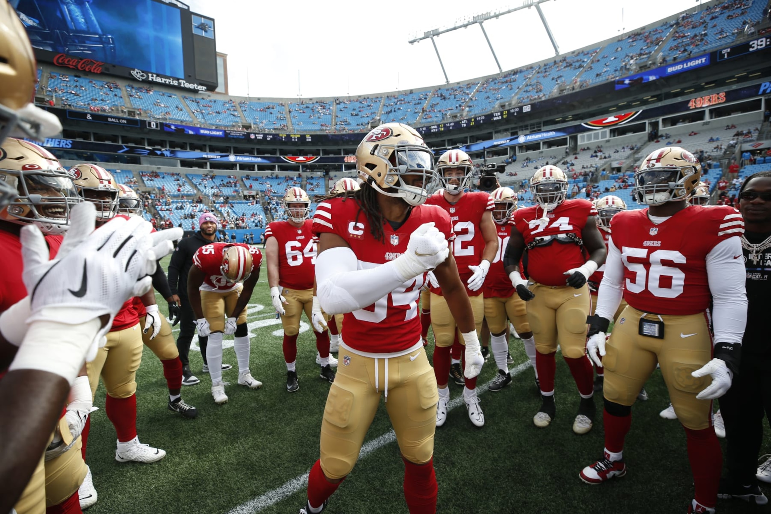 CHARLOTTE, NC - OCTOBER 9: Fred Warner #54 of the San Francisco 49ers fires up the team on the field before the game against the Carolina Panthers at Bank of America Stadium on October 9, 2022 in Charlotte, North Carolina. The 49ers defeated the Panthers 37-15. (Photo by Michael Zagaris/San Francisco 49ers/Getty Images) CHARLOTTE, NC - OCTOBER 9: Fred Warner #54 of the San Francisco 49ers fires up the team on the field before the game against the Carolina Panthers at Bank of America Stadium on October 9, 2022 in Charlotte, North Carolina. The 49ers defeated the Panthers 37-15. (Photo by Michael Zagaris/San Francisco 49ers/Getty Images)