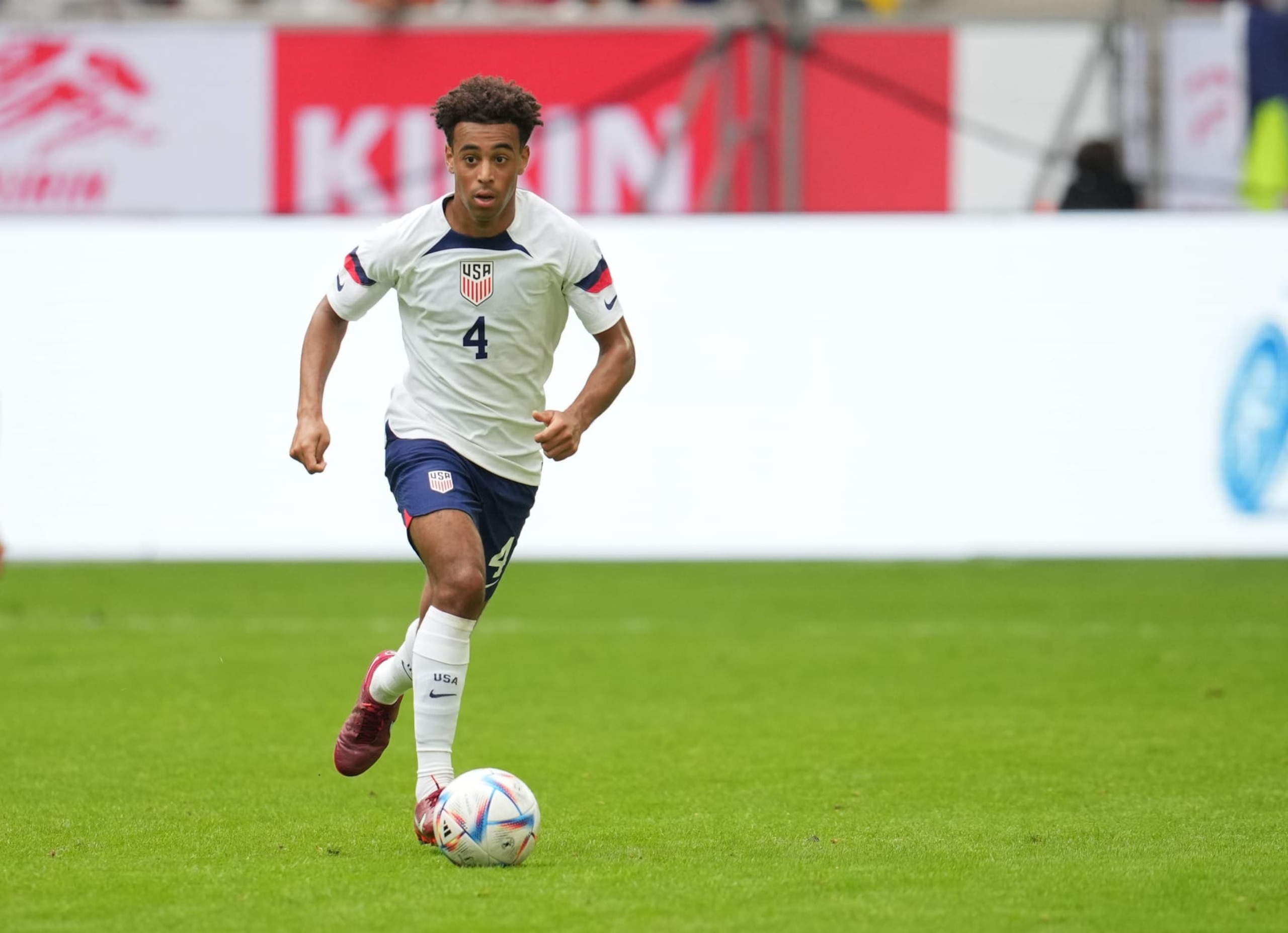 DÜSSELDORF, GERMANY - SEPTEMBER 23: Tyler Adams #4 of the United States moves towards the box during a game between Japan and USMNT at Düsseldorf Arena on September 23, 2022 in Düsseldorf, Germany. (Photo by Brad Smith/ISI Photos/Getty Images)