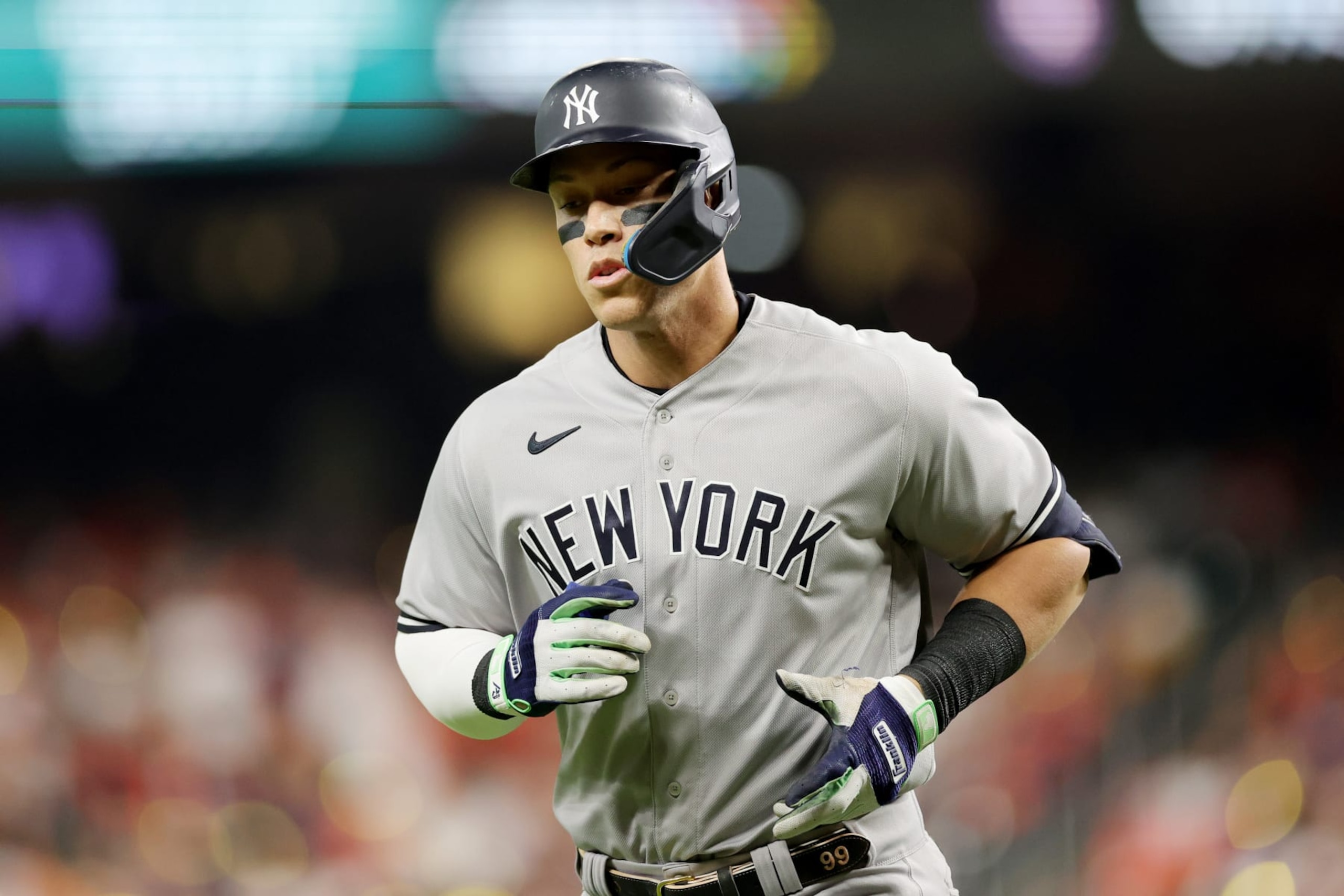 HOUSTON, TEXAS - OCTOBER 19: Aaron Judge #99 of the New York Yankees runs back to the dugout during the first inning against the Houston Astros in game one of the American League Championship Series at Minute Maid Park on October 19, 2022 in Houston, Texas. (Photo by Carmen Mandato/Getty Images) HOUSTON, TEXAS - OCTOBER 19: Aaron Judge #99 of the New York Yankees runs back to the dugout during the first inning against the Houston Astros in game one of the American League Championship Series at Minute Maid Park on October 19, 2022 in Houston, Texas. (Photo by Carmen Mandato/Getty Images)