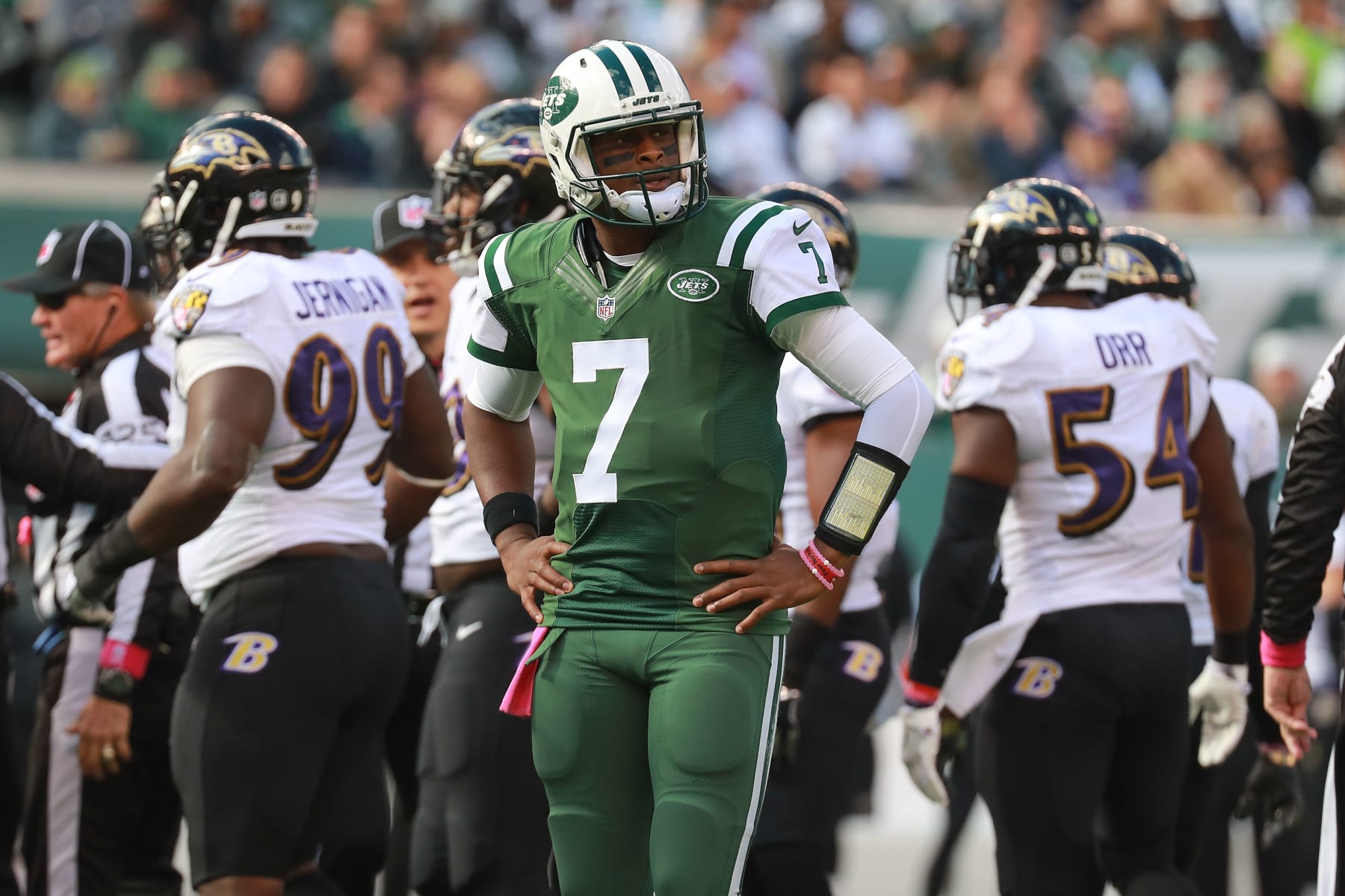 EAST RUTHERFORD, NJ - OCTOBER 23: Geno Smith #7 of the New York Jets looks on against the Baltimore Ravens at MetLife Stadium on October 23, 2016 in East Rutherford, New Jersey. (Photo by Michael Reaves/Getty Images) EAST RUTHERFORD, NJ - OCTOBER 23: Geno Smith #7 of the New York Jets looks on against the Baltimore Ravens at MetLife Stadium on October 23, 2016 in East Rutherford, New Jersey. (Photo by Michael Reaves/Getty Images)