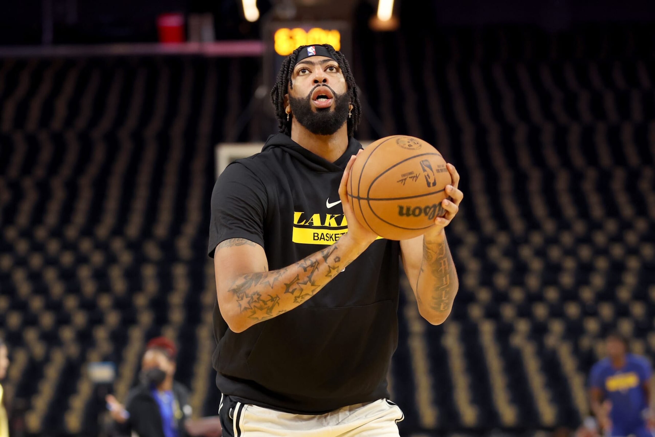 SAN FRANCISCO, CALIFORNIA - OCTOBER 18: Anthony Davis #3 of the Los Angeles Lakers warms up before their game against the Golden State Warriors at Chase Center on October 18, 2022 in San Francisco, California. NOTE TO USER: User expressly acknowledges and agrees that, by downloading and or using this photograph, User is consenting to the terms and conditions of the Getty Images License Agreement. (Photo by Ezra Shaw/Getty Images)