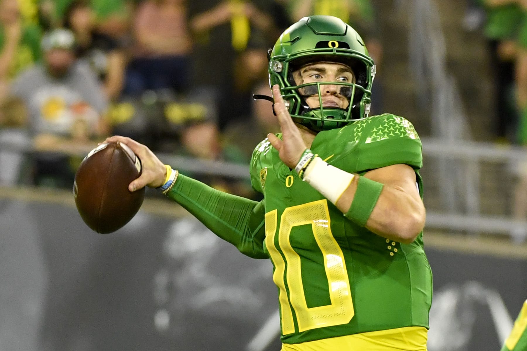 Oregon quarterback Bo Nix (10) passes against Stanford during the first half of an NCAA college football game Saturday, Oct. 1, 2022, in Eugene, Ore. (AP Photo/Andy Nelson)