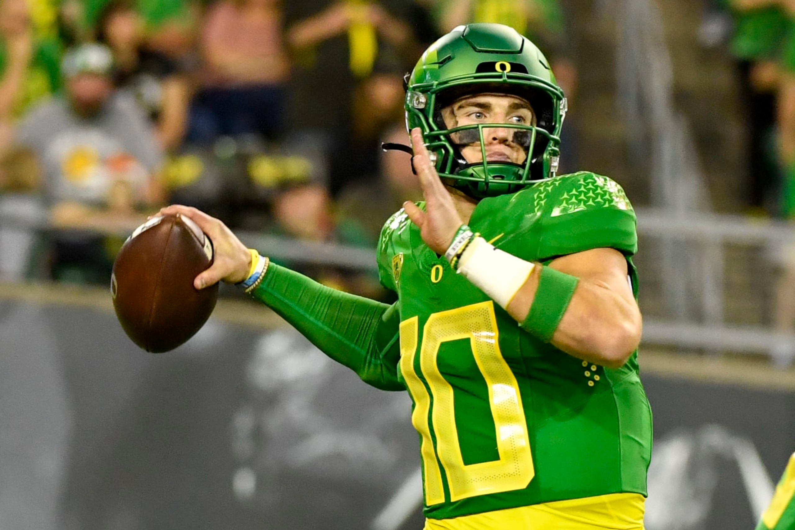 Oregon quarterback Bo Nix (10) passes against Stanford during the first half of an NCAA college football game Saturday, Oct. 1, 2022, in Eugene, Ore. (AP Photo/Andy Nelson)