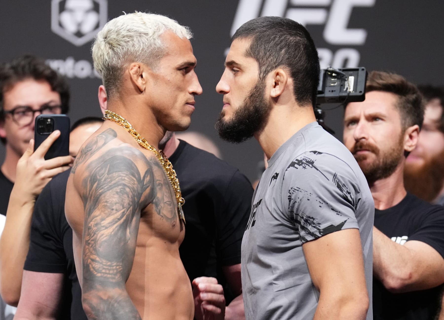 ABU DHABI, UNITED ARAB EMIRATES - OCTOBER 21: (L-R) Opponents Charles Oliveira of Brazil and Islam Makhachev of Russia face off during the UFC 280 ceremonial weigh-in at Etihad Arena on October 21, 2022 in Abu Dhabi, United Arab Emirates. (Photo by Chris Unger/Zuffa LLC)
