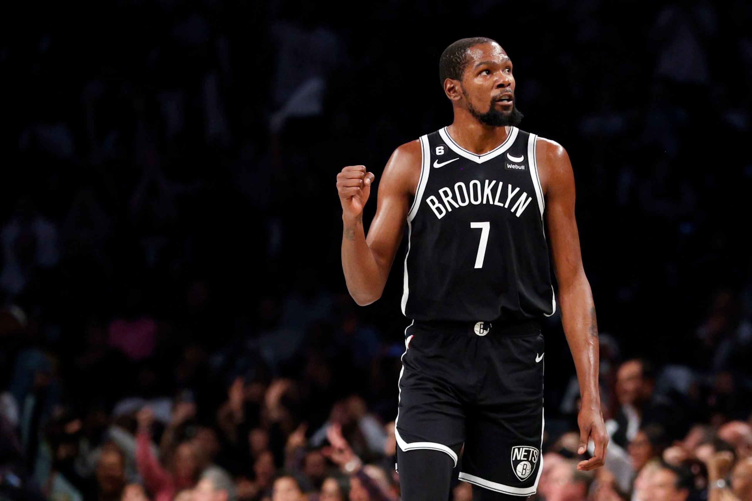NEW YORK, NEW YORK - OCTOBER 19: Kevin Durant #7 of the Brooklyn Nets reacts during the first half against the New Orleans Pelicans at Barclays Center on October 19, 2022 in the Brooklyn borough of New York City. NOTE TO USER: User expressly acknowledges and agrees that, by downloading and or using this photograph, User is consenting to the terms and conditions of the Getty Images License Agreement. (Photo by Sarah Stier/Getty Images)
