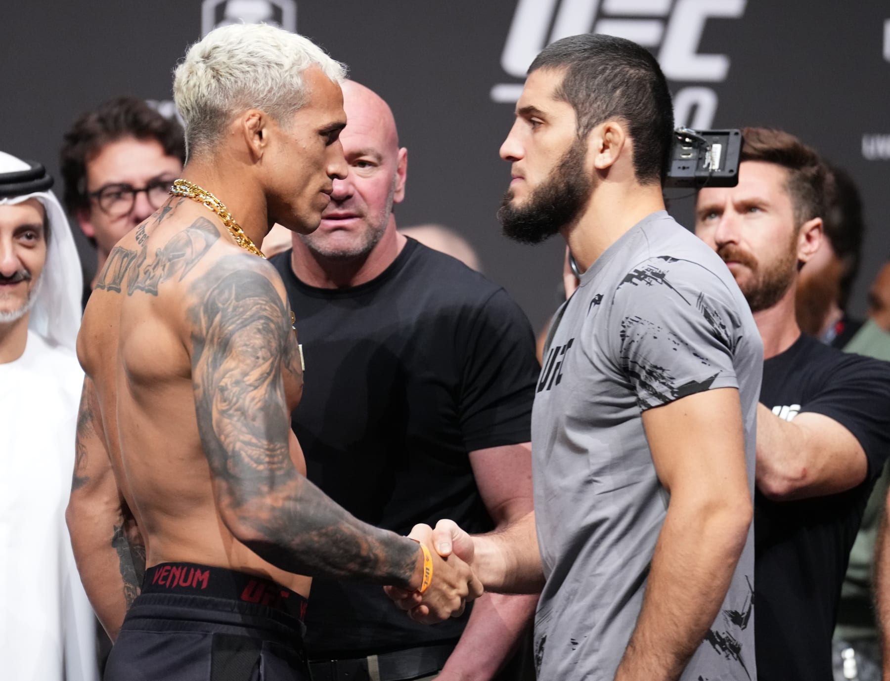 ABU DHABI, UNITED ARAB EMIRATES - OCTOBER 21: (L-R) Opponents Charles Oliveira of Brazil and Islam Makhachev of Russia face off during the UFC 280 ceremonial weigh-in at Etihad Arena on October 21, 2022 in Abu Dhabi, United Arab Emirates. (Photo by Chris Unger/Zuffa LLC)