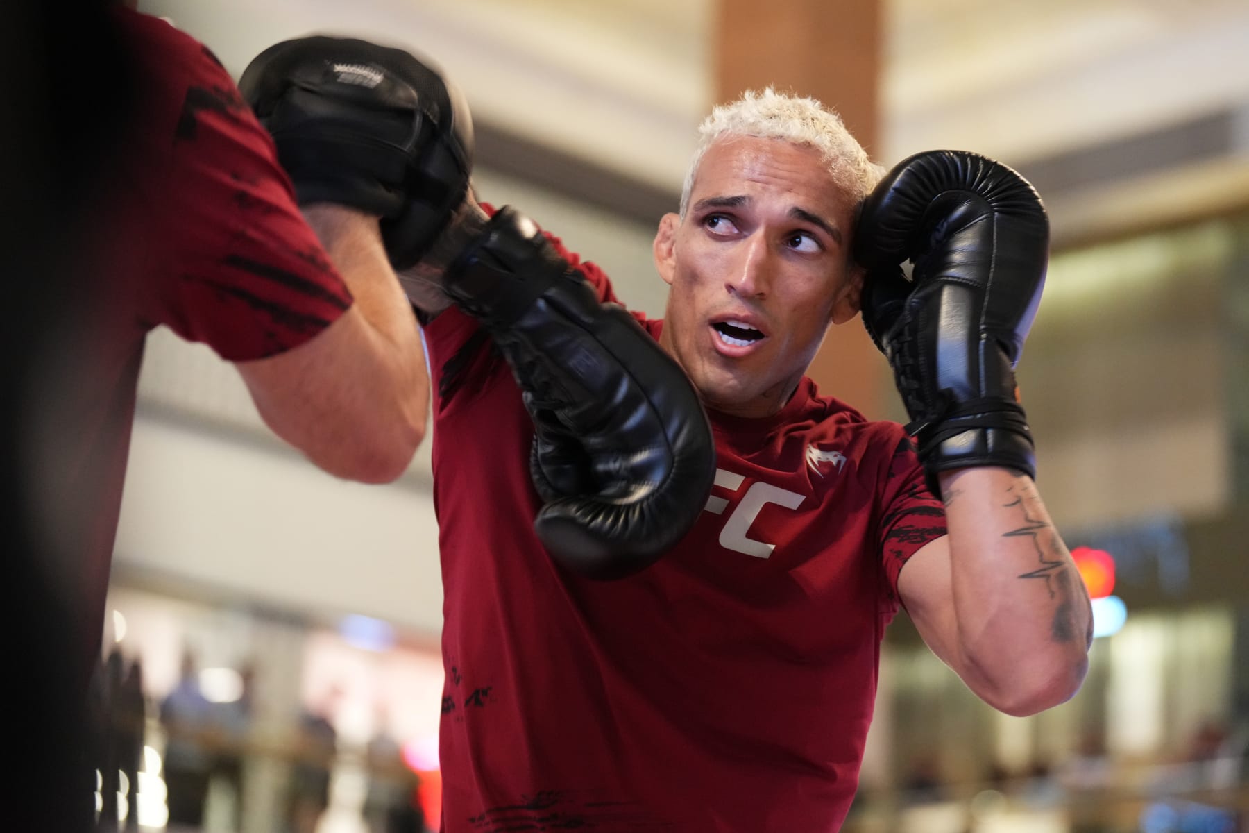 ABU DHABI, UNITED ARAB EMIRATES - OCTOBER 19:  Charles Oliveira of Brazil holds an open training session for fans and media during the UFC 280 open workouts at Yas Mall on October 19, 2022 in Yas Island, Abu Dhabi, United Arab Emirates. (Photo by Chris Unger/Zuffa LLC)