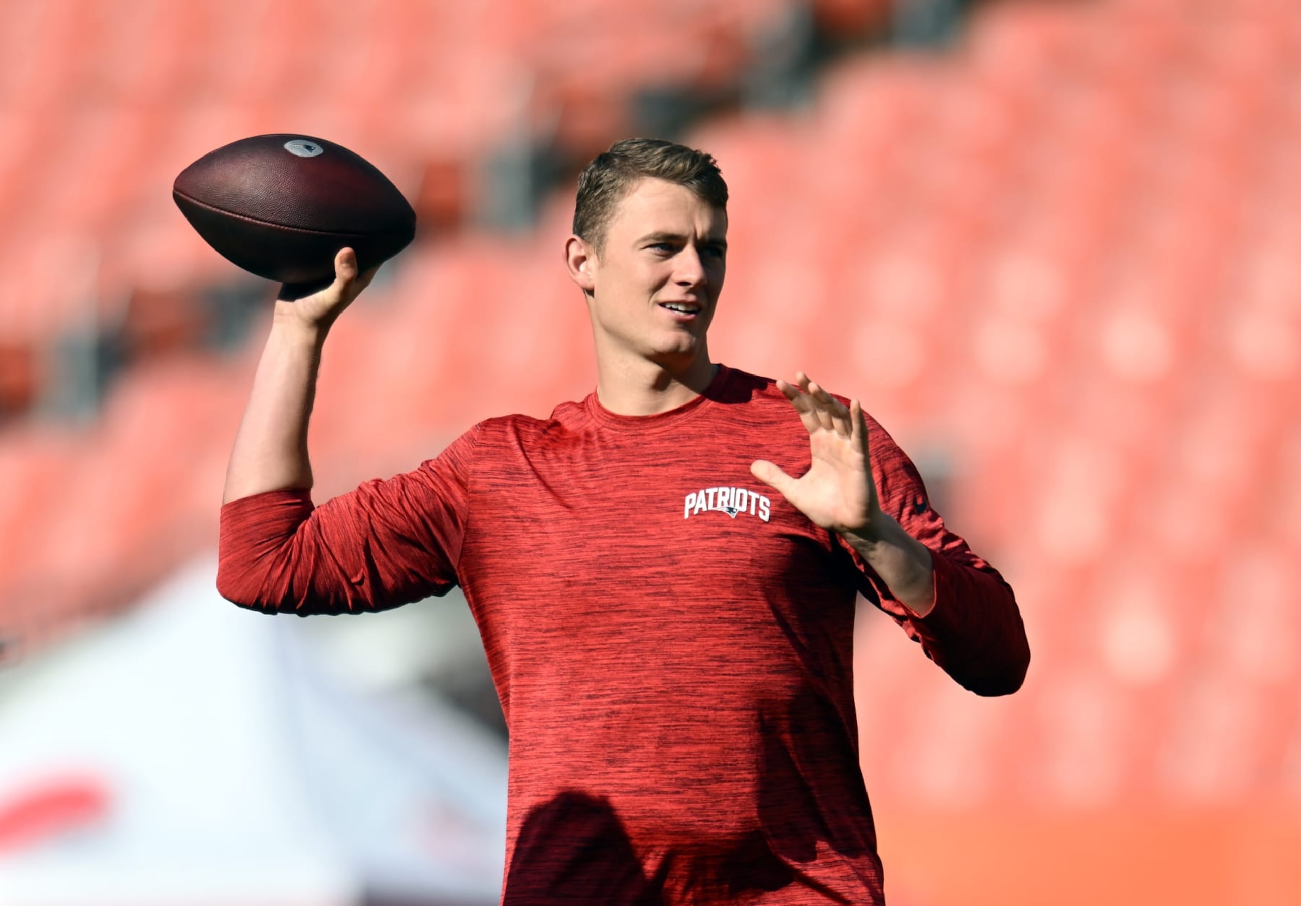 CLEVELAND, OHIO - OCTOBER 16: Mac Jones #10 of the New England Patriots warms up before his game against the Cleveland Browns at FirstEnergy Stadium on October 16, 2022 in Cleveland, Ohio. (Photo by Nick Cammett/Getty Images)