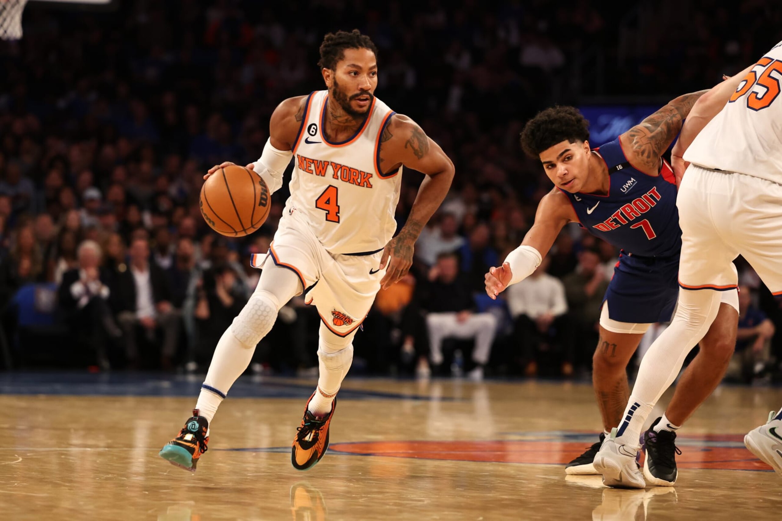 NEW YORK, NEW YORK - OCTOBER 21: Derrick Rose #4 of the New York Knicks drives defended by Killian Hayes #7 of the Detroit Pistons during the third quarter of the game against the Detroit Pistons at Madison Square Garden on October 21, 2022 in New York City. NOTE TO USER: User expressly acknowledges and agrees that,  by downloading and or using this photograph,  User is consenting to the terms and conditions of the Getty Images License Agreement. (Photo by Dustin Satloff/Getty Images)