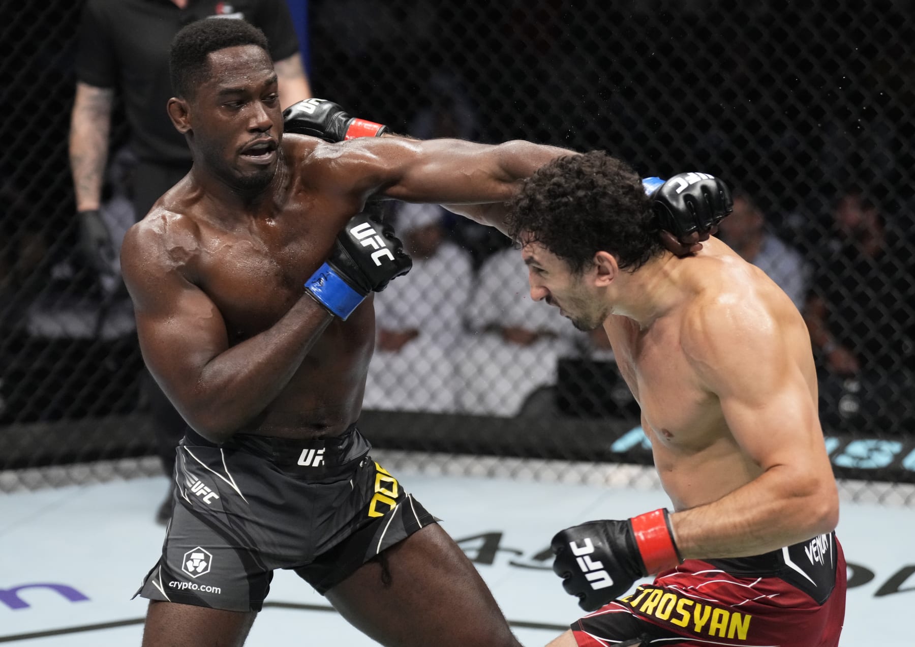 ABU DHABI, UNITED ARAB EMIRATES - OCTOBER 22: (R-L) Armen Petrosyan of Russia and AJ Dobson trade punches in a middleweight fight during the UFC 280 event at Etihad Arena on October 22, 2022 in Abu Dhabi, United Arab Emirates. (Photo by Chris Unger/Zuffa LLC)