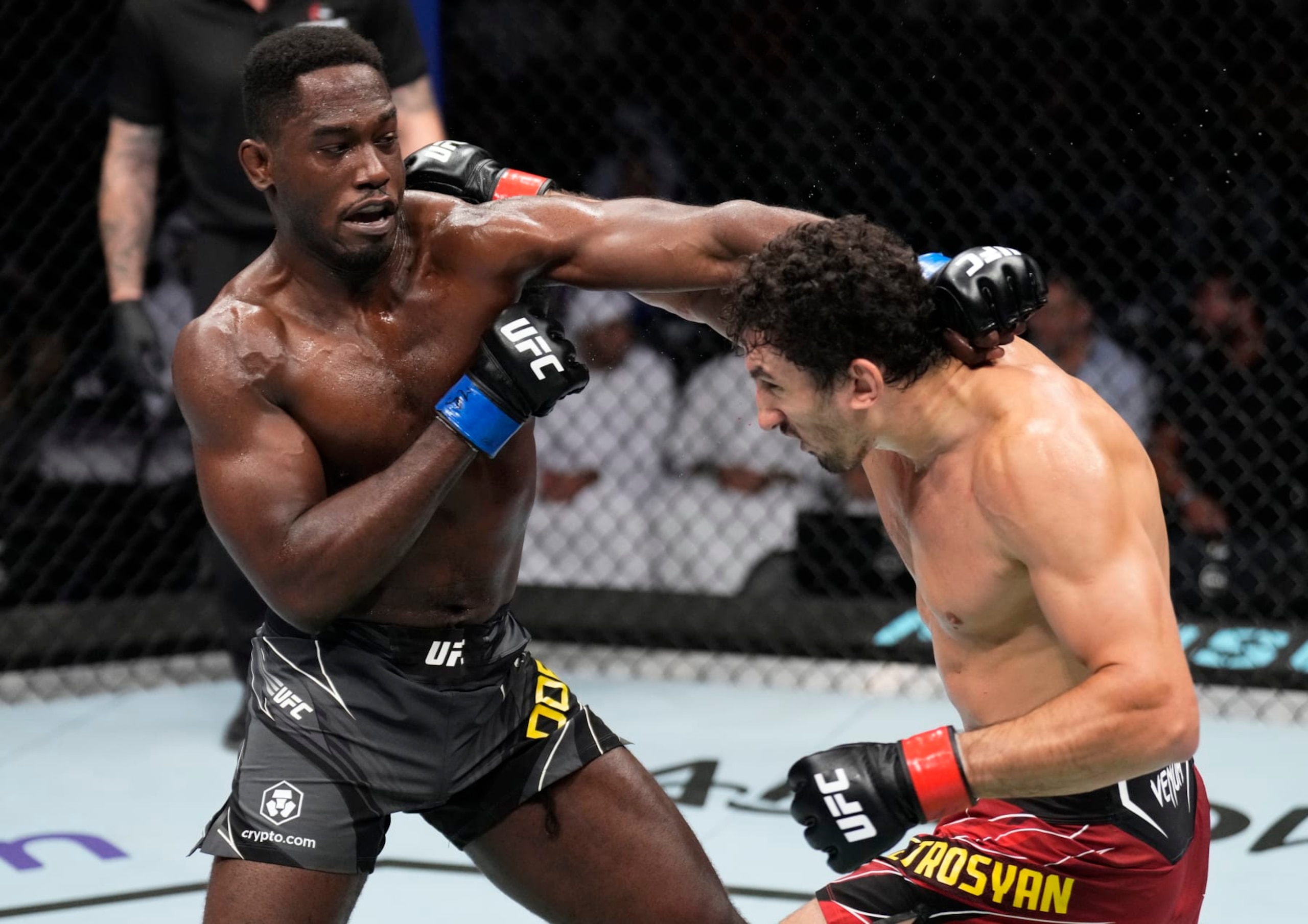 ABU DHABI, UNITED ARAB EMIRATES - OCTOBER 22: (R-L) Armen Petrosyan of Russia and AJ Dobson trade punches in a middleweight fight during the UFC 280 event at Etihad Arena on October 22, 2022 in Abu Dhabi, United Arab Emirates. (Photo by Chris Unger/Zuffa LLC)